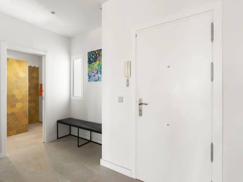 Exceptional opportunity in the reputable urbanisation of Royal Gardens, next to Centro Plaza.