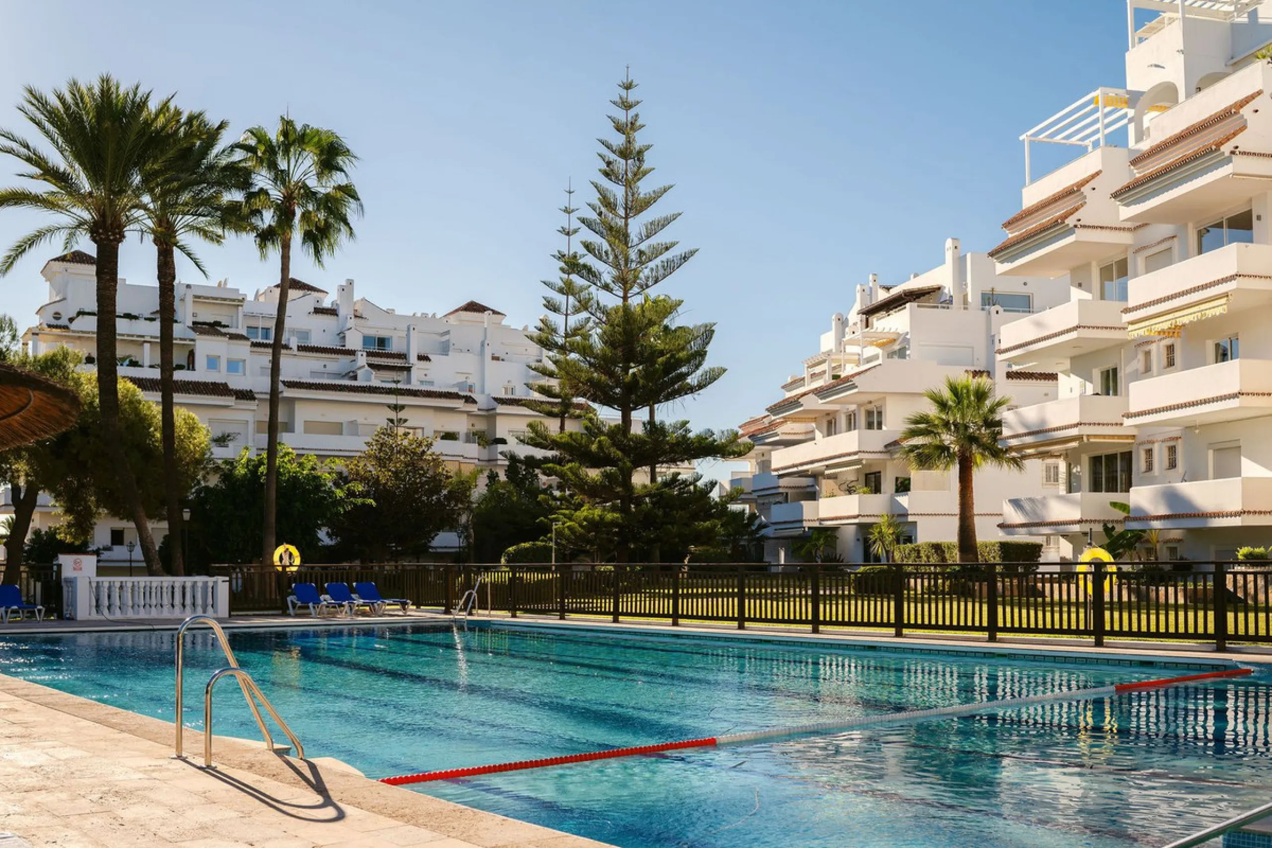 Exceptional opportunity in the reputable urbanisation of Royal Gardens, next to Centro Plaza.