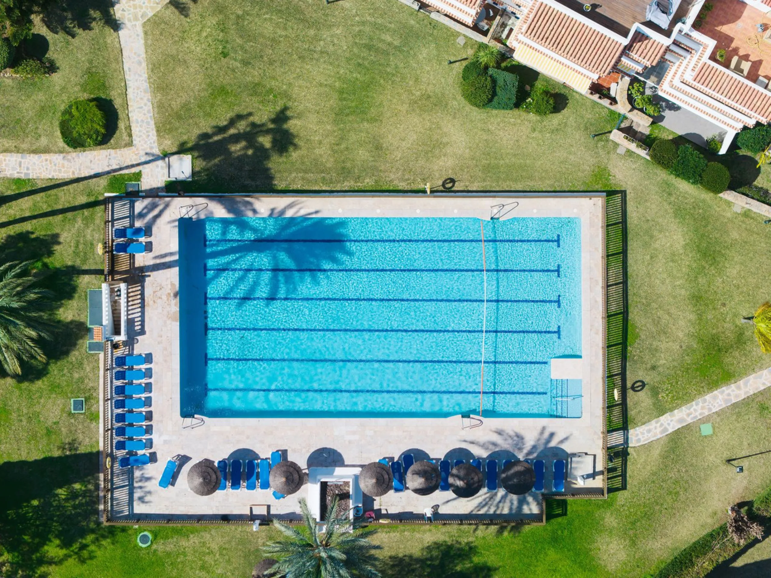 Exceptional opportunity in the reputable urbanisation of Royal Gardens, next to Centro Plaza.