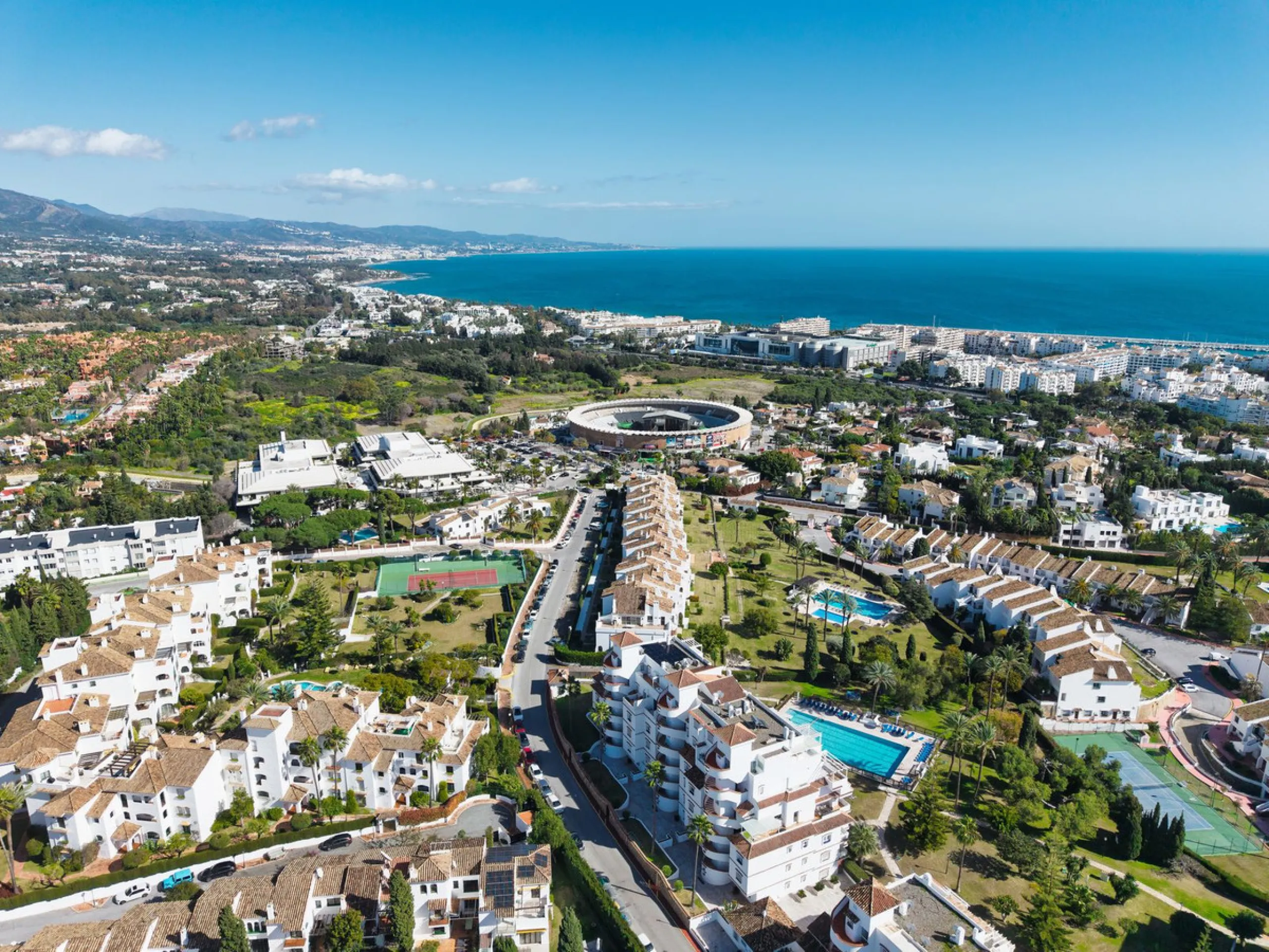 Exceptional opportunity in the reputable urbanisation of Royal Gardens, next to Centro Plaza.