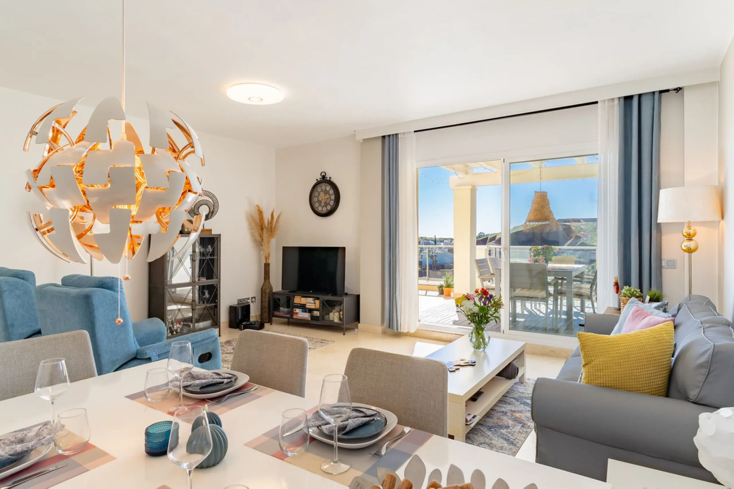 PROPERTY HIGHLIGHTS: