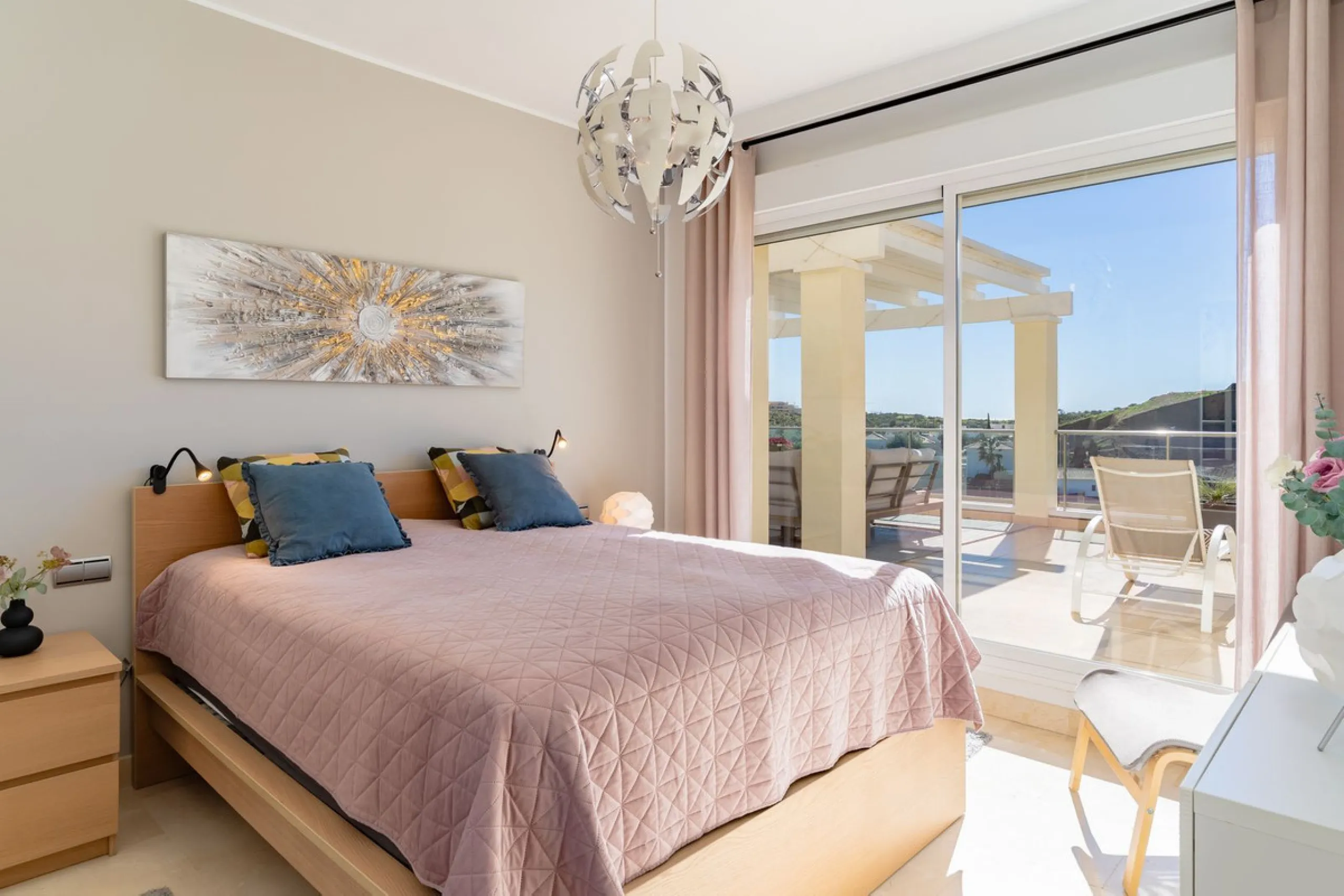 PROPERTY HIGHLIGHTS:
