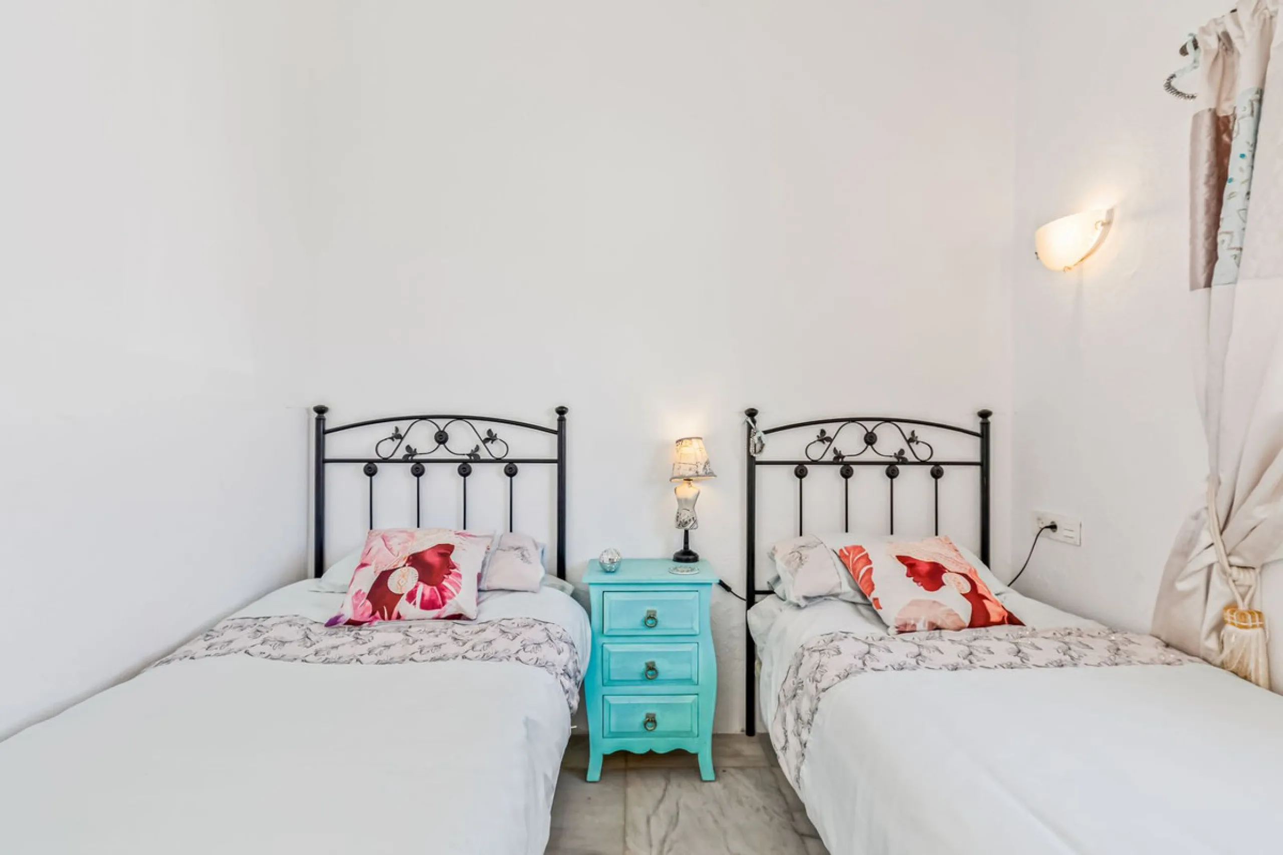 Discover this stunning 3-bedroom coastal home in the highly sought-after Bahía de Casares, where breathtaking sea and beach views create the perfect backdrop for everyday life. From the terrace of the lower living room, you can enjoy sights stretching acr