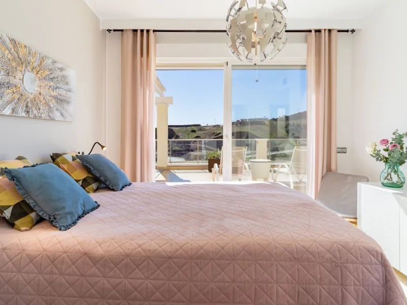 PROPERTY HIGHLIGHTS: