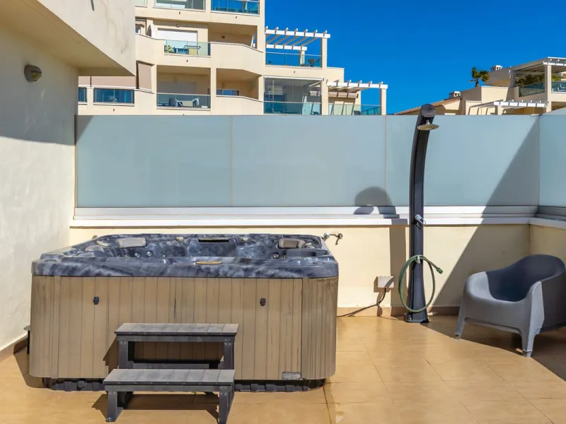 PROPERTY HIGHLIGHTS: