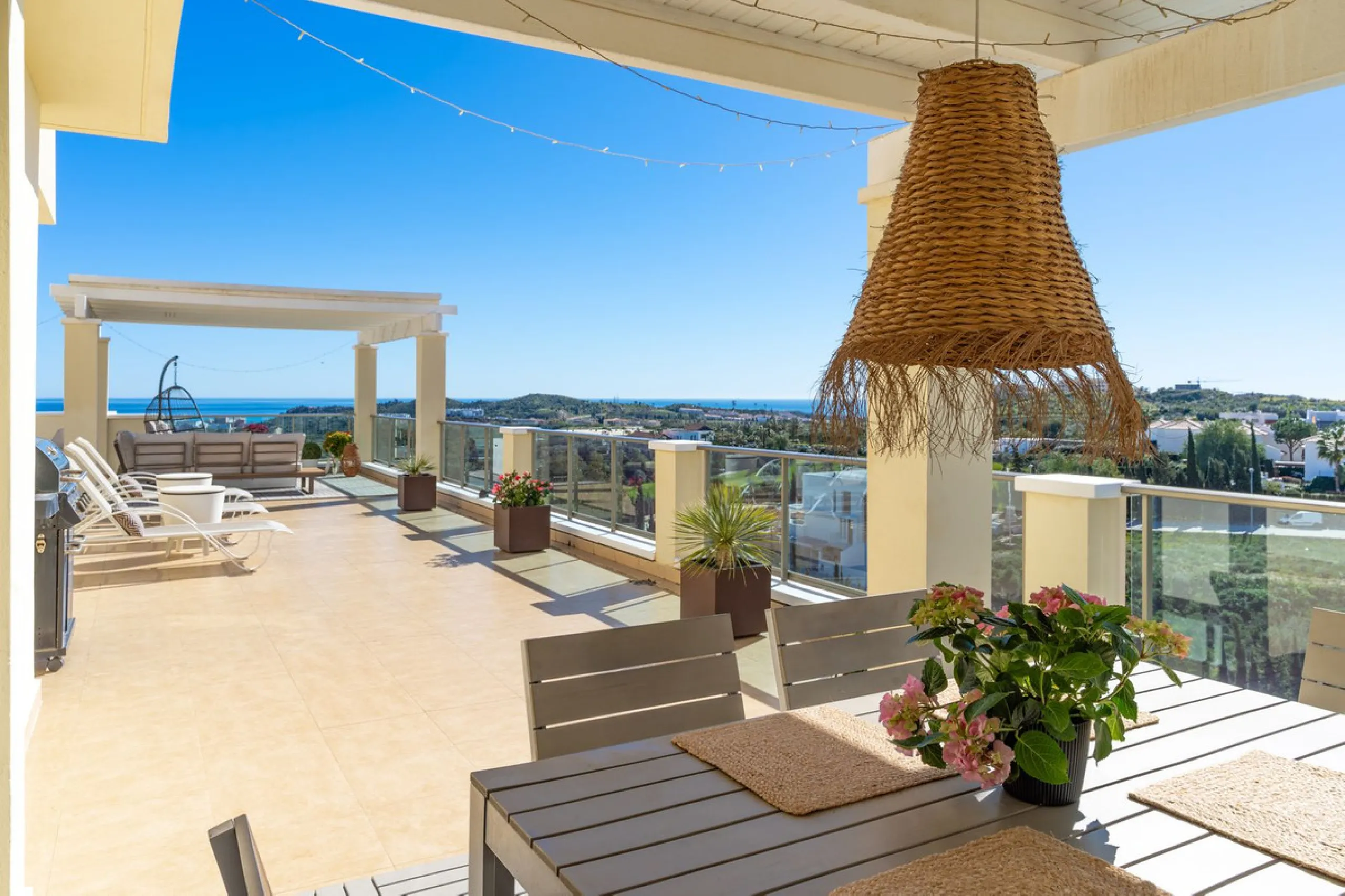 PROPERTY HIGHLIGHTS: