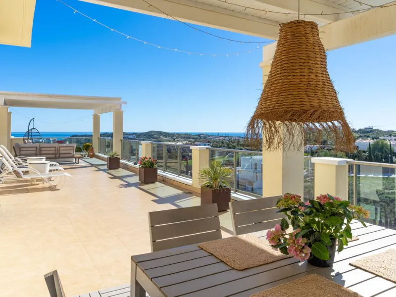 PROPERTY HIGHLIGHTS: