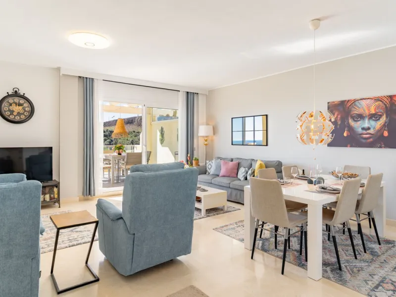 PROPERTY HIGHLIGHTS: