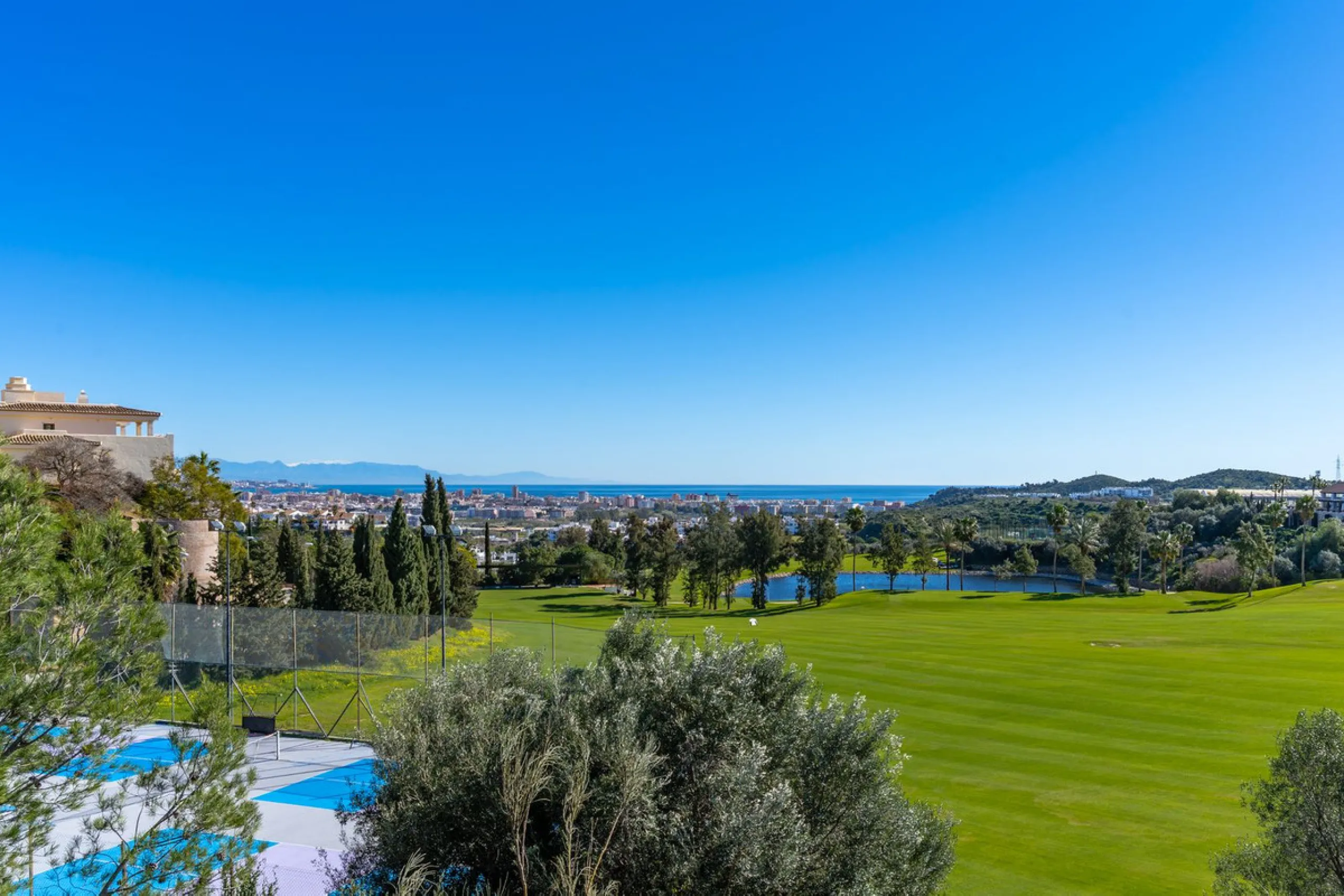 PROPERTY HIGHLIGHTS: