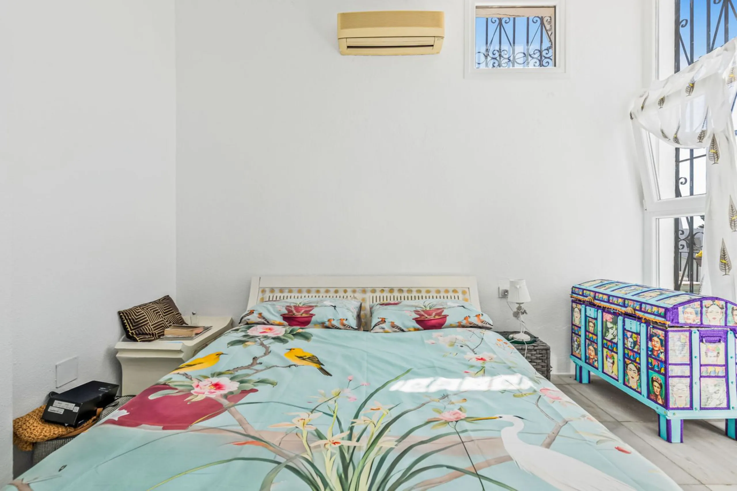 Discover this stunning 3-bedroom coastal home in the highly sought-after Bahía de Casares, where breathtaking sea and beach views create the perfect backdrop for everyday life. From the terrace of the lower living room, you can enjoy sights stretching acr