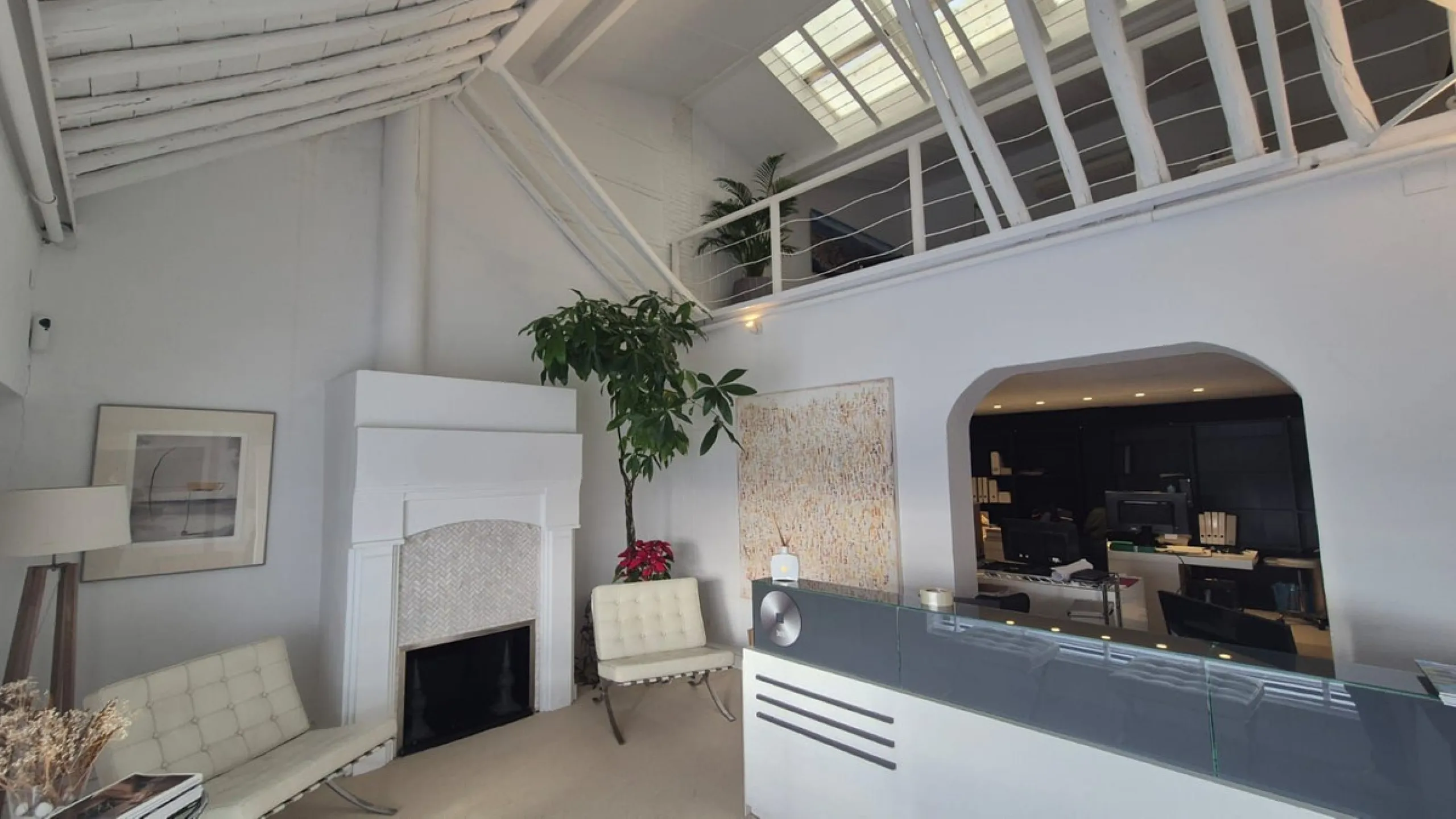 Exceptional Detached House in San Pedro Pueblo, Marbella – Prime Investment Opportunity on Bulevar San Pedro Alcántara with High Development Potential