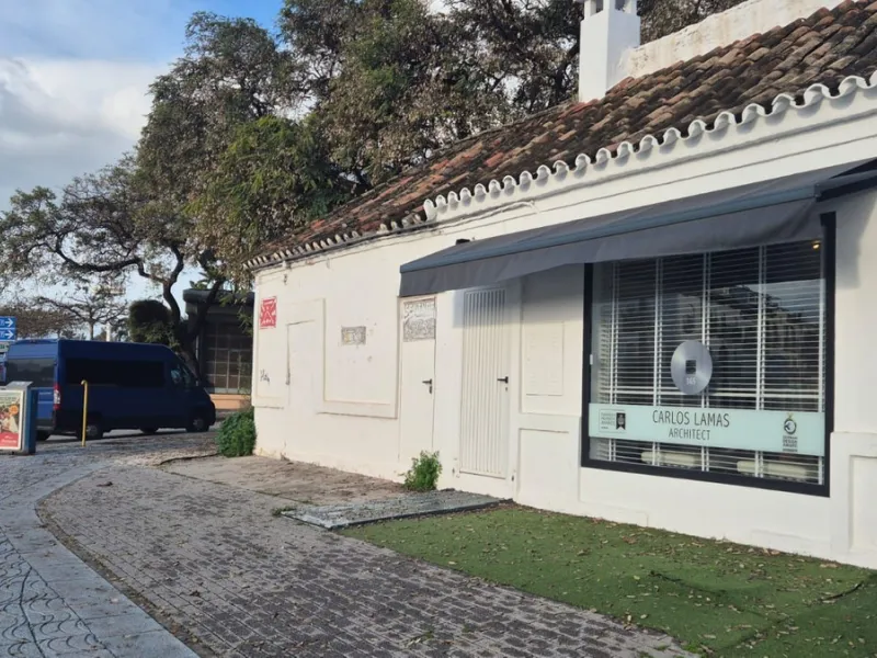 Exceptional Detached House in San Pedro Pueblo, Marbella – Prime Investment Opportunity on Bulevar San Pedro Alcántara with High Development Potential