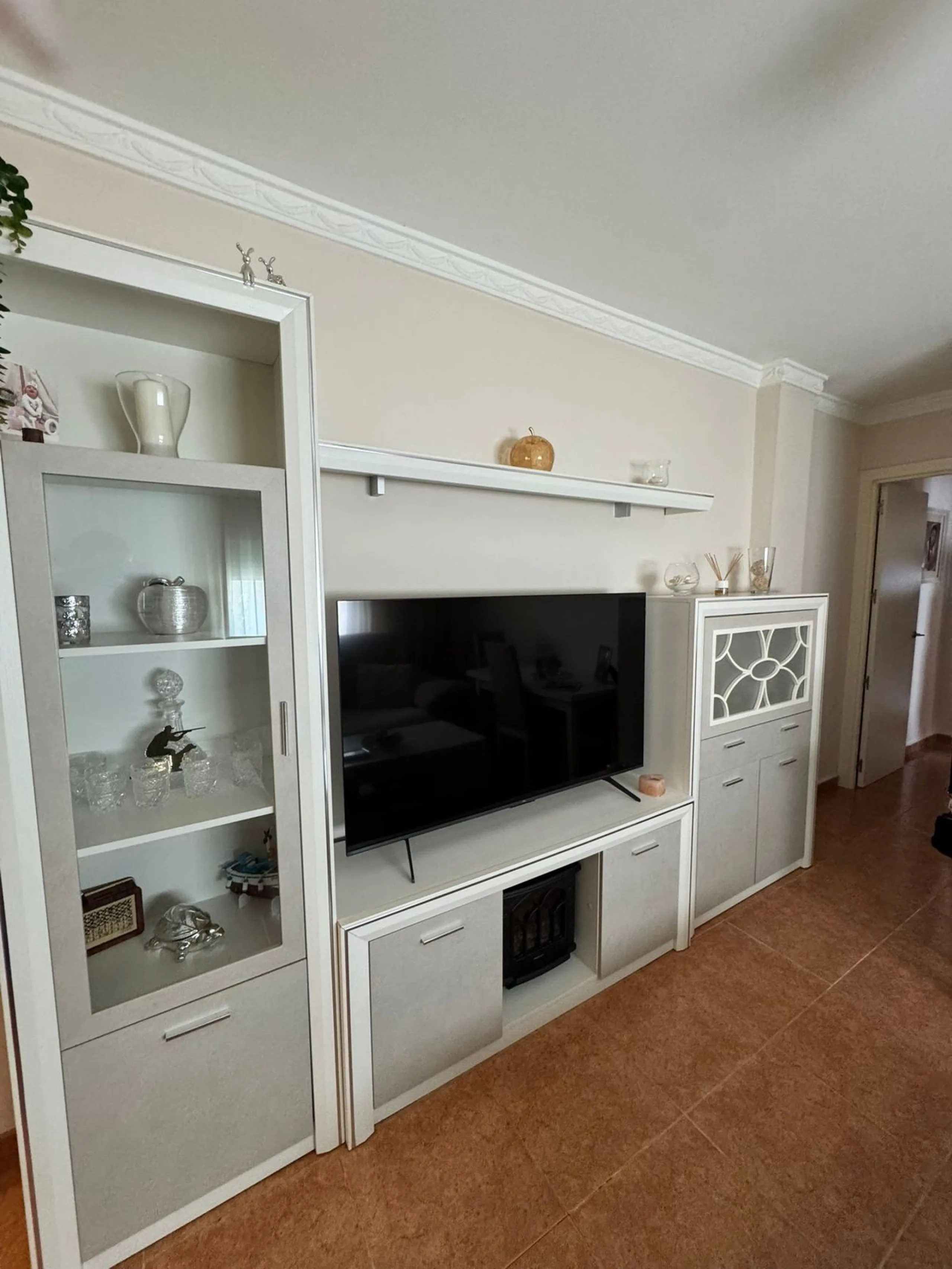 Charming 7th-Floor Apartment with Pleasant Views in Plaza de Toros, Marbella – Move-In Ready with Furniture Included!