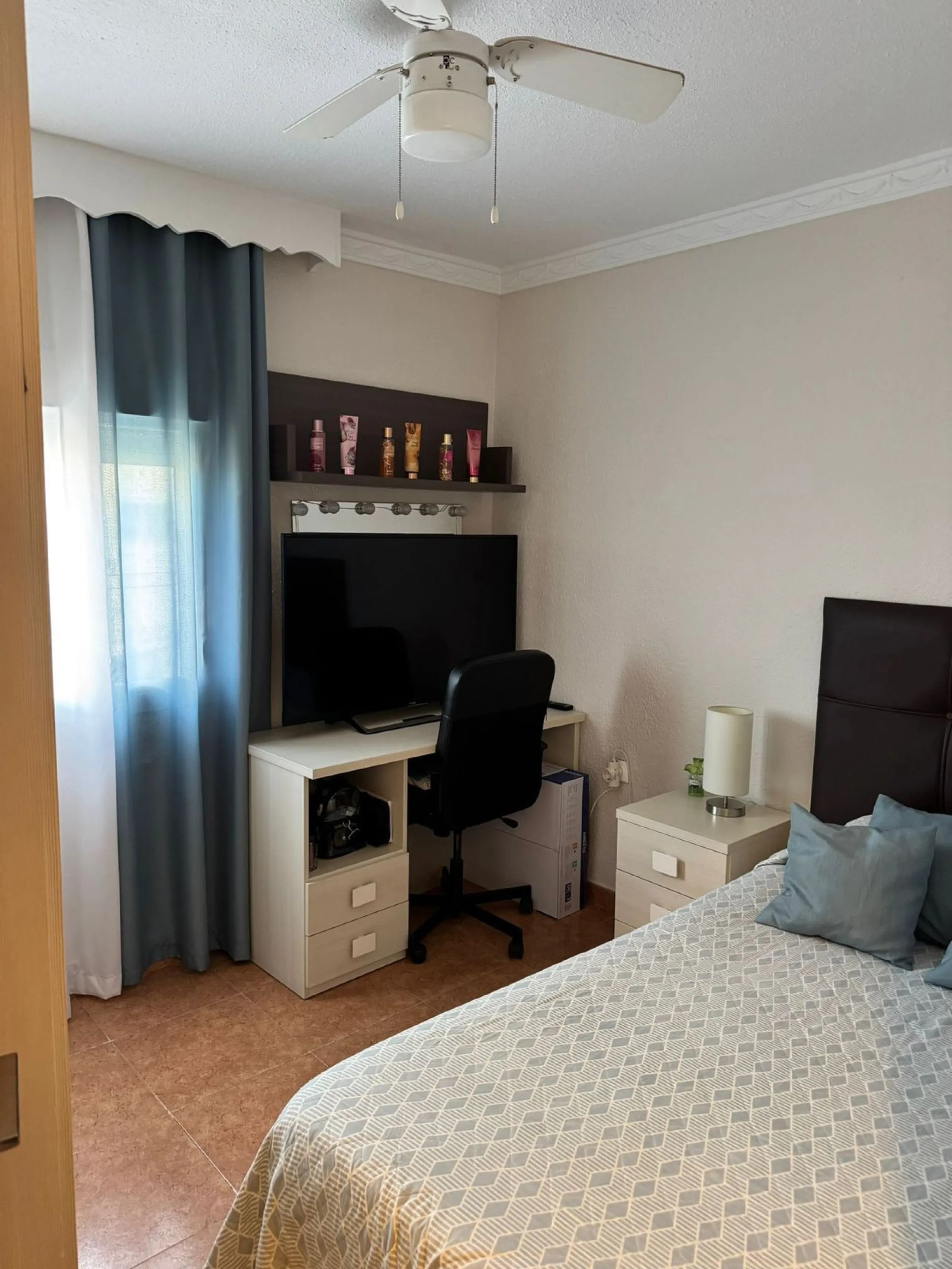 Charming 7th-Floor Apartment with Pleasant Views in Plaza de Toros, Marbella – Move-In Ready with Furniture Included!