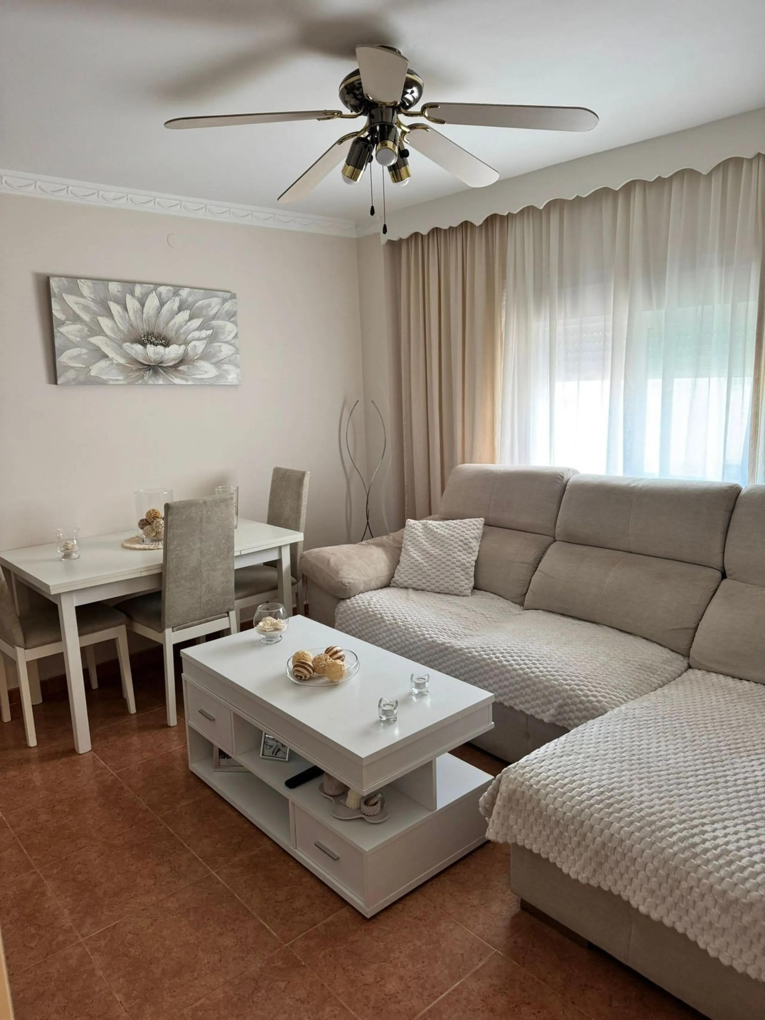 Charming 7th-Floor Apartment with Pleasant Views in Plaza de Toros, Marbella – Move-In Ready with Furniture Included!