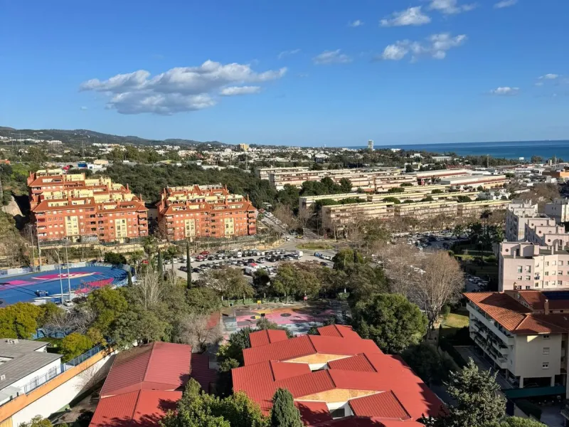Charming 7th-Floor Apartment with Pleasant Views in Plaza de Toros, Marbella – Move-In Ready with Furniture Included!