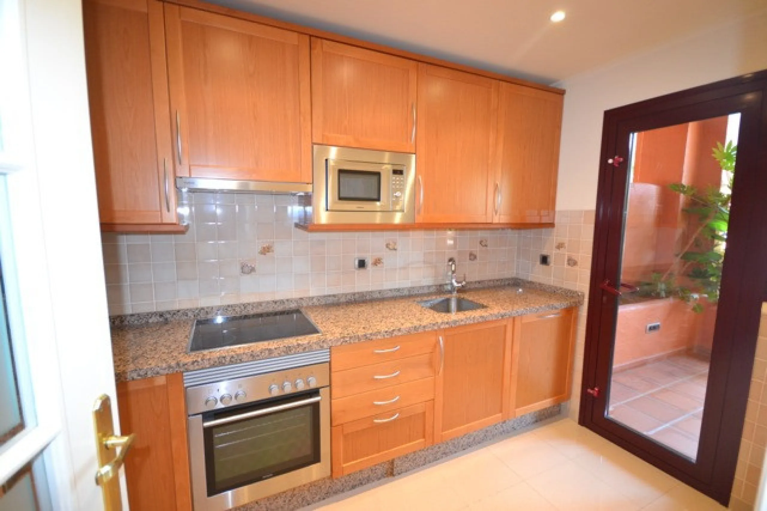 Stunning Andalucian style townhouse located on the famous golden mile in Marbella. A wonderfull designed architecture with Mediterranean taste, surrounded by lush tropical gardens and polos in areas of large ponds make this location a great place to live.