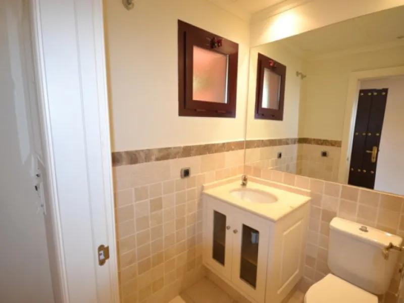 Stunning Andalucian style townhouse located on the famous golden mile in Marbella. A wonderfull designed architecture with Mediterranean taste, surrounded by lush tropical gardens and polos in areas of large ponds make this location a great place to live.