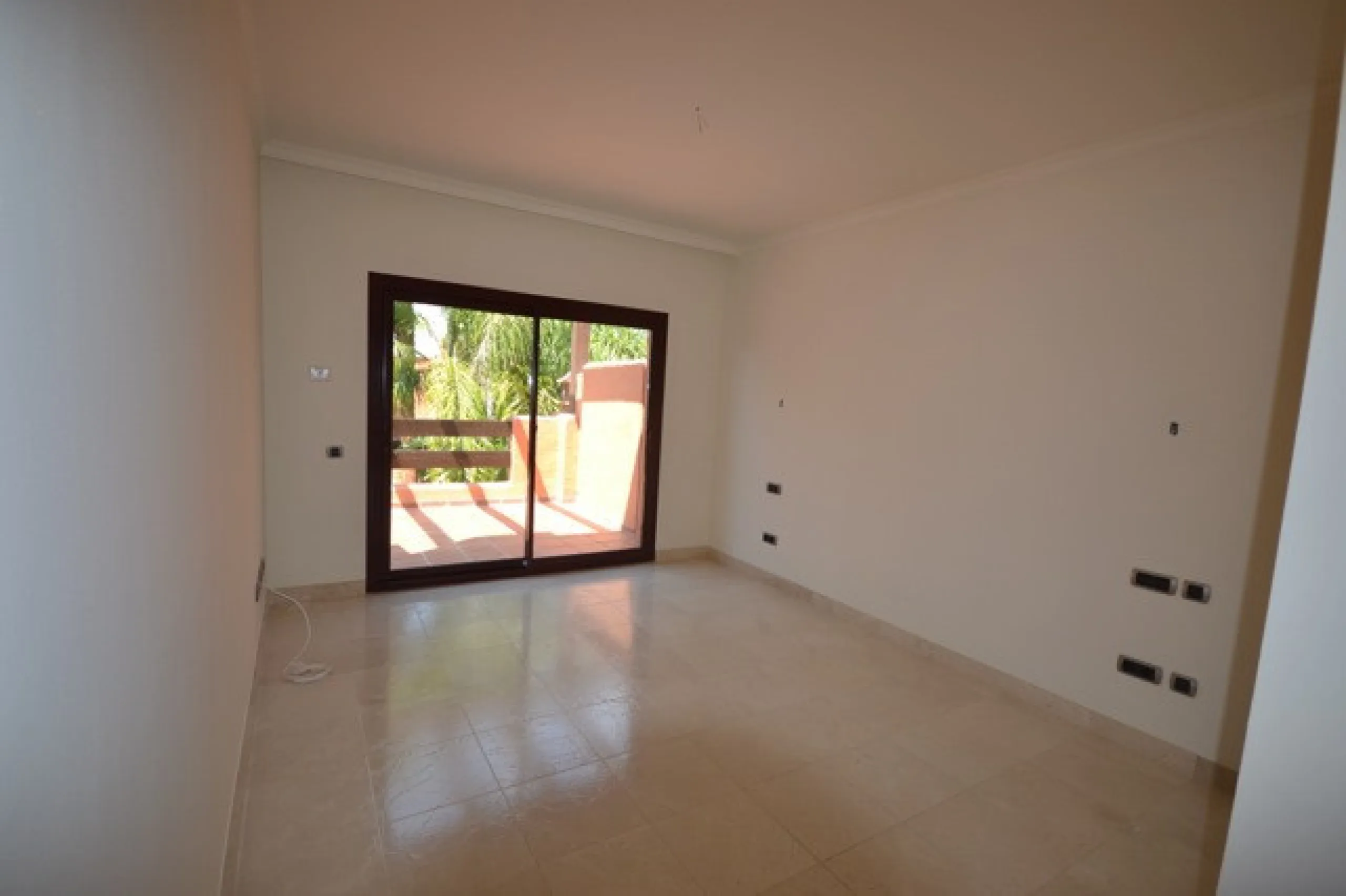 Stunning Andalucian style townhouse located on the famous golden mile in Marbella. A wonderfull designed architecture with Mediterranean taste, surrounded by lush tropical gardens and polos in areas of large ponds make this location a great place to live.