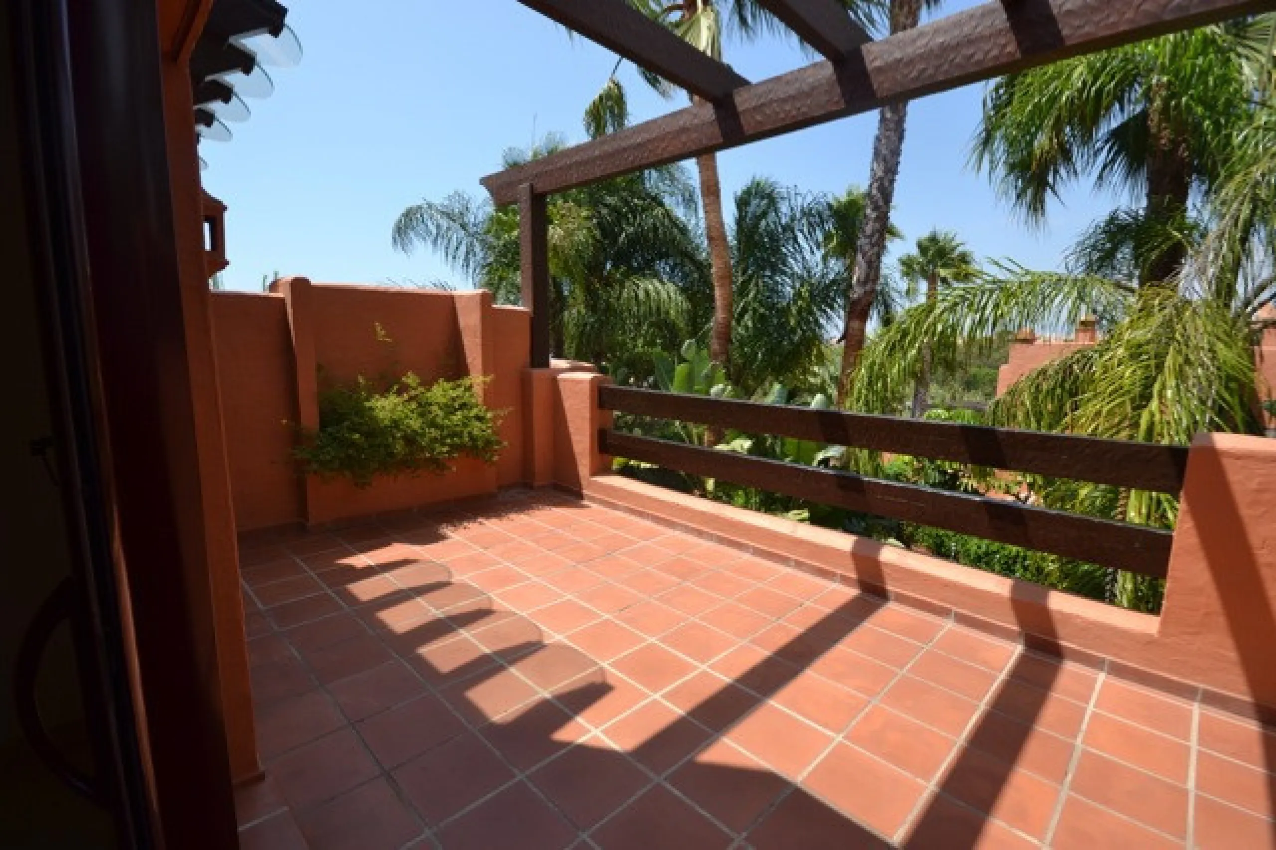 Stunning Andalucian style townhouse located on the famous golden mile in Marbella. A wonderfull designed architecture with Mediterranean taste, surrounded by lush tropical gardens and polos in areas of large ponds make this location a great place to live.