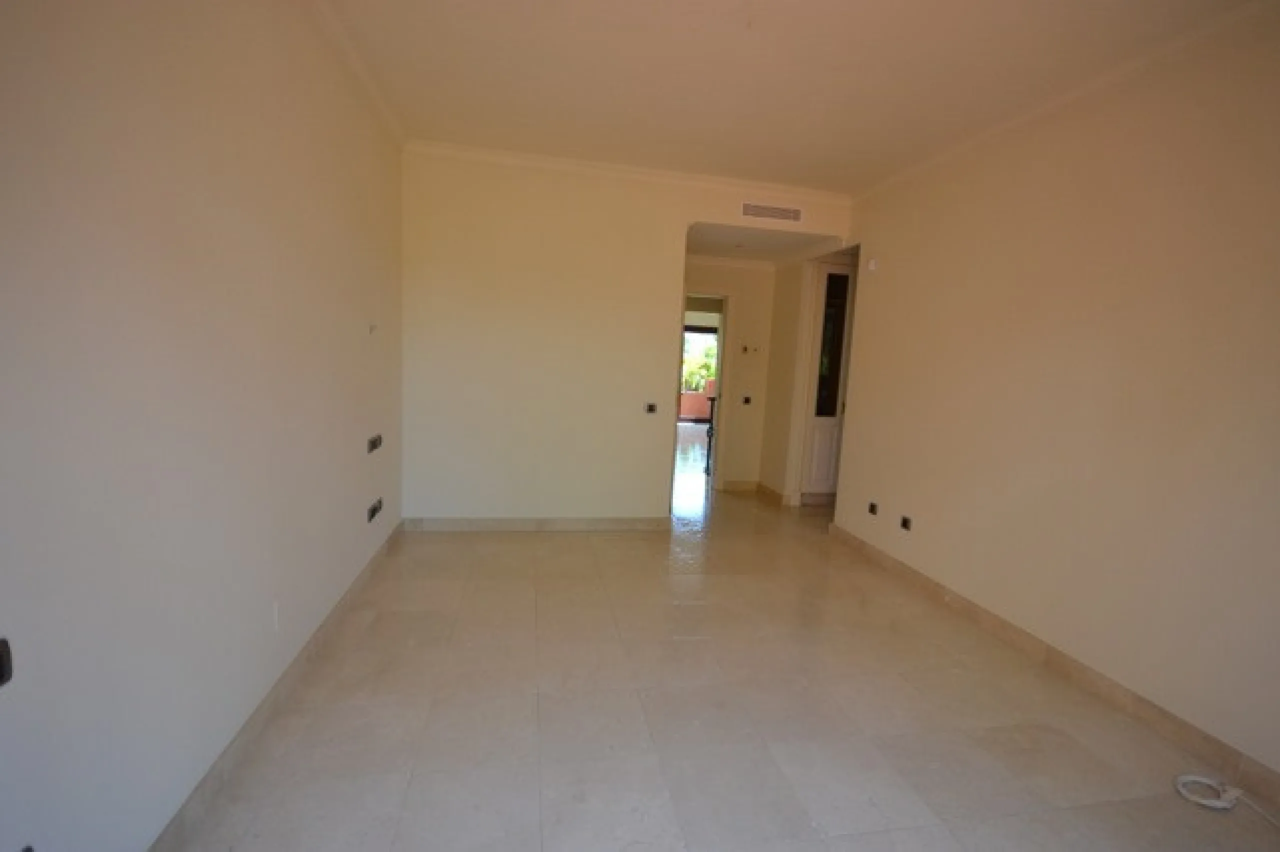 Stunning Andalucian style townhouse located on the famous golden mile in Marbella. A wonderfull designed architecture with Mediterranean taste, surrounded by lush tropical gardens and polos in areas of large ponds make this location a great place to live.