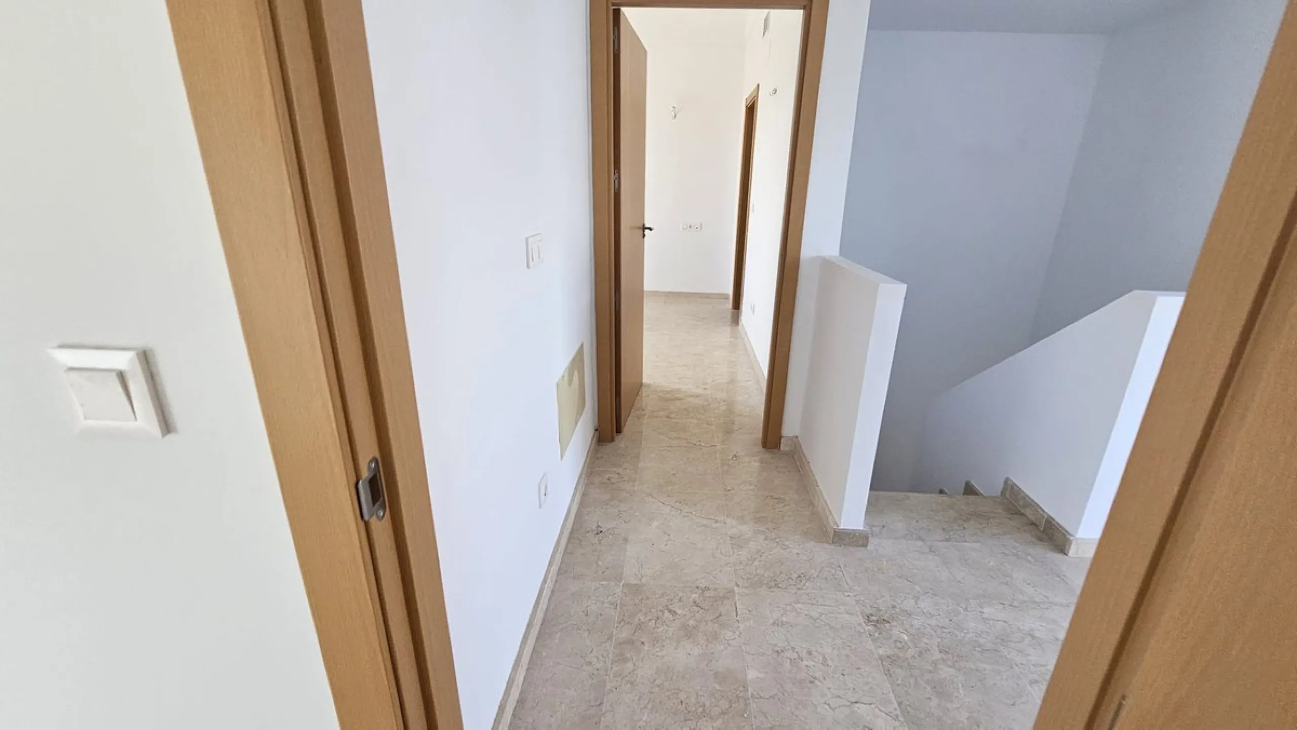Discover this charming detached house in the exclusive Doña Julia residential complex in Casares, Málaga. A property that combines comfort, spaciousness, and a prime location, ideal for those seeking tranquility, quality of life, and an enviable natural s