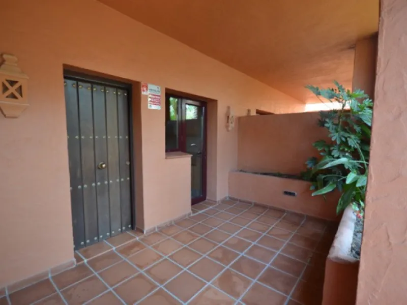 Stunning Andalucian style townhouse located on the famous golden mile in Marbella. A wonderfull designed architecture with Mediterranean taste, surrounded by lush tropical gardens and polos in areas of large ponds make this location a great place to live.