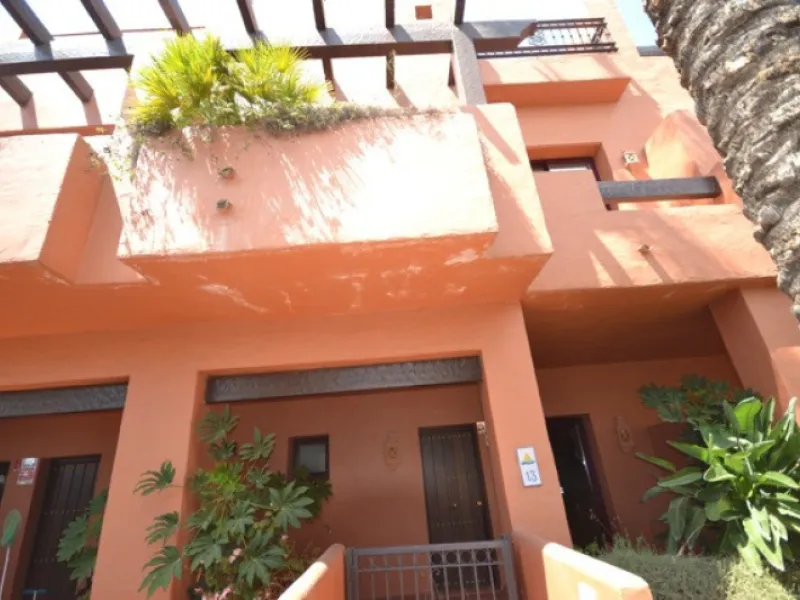 Stunning Andalucian style townhouse located on the famous golden mile in Marbella. A wonderfull designed architecture with Mediterranean taste, surrounded by lush tropical gardens and polos in areas of large ponds make this location a great place to live.