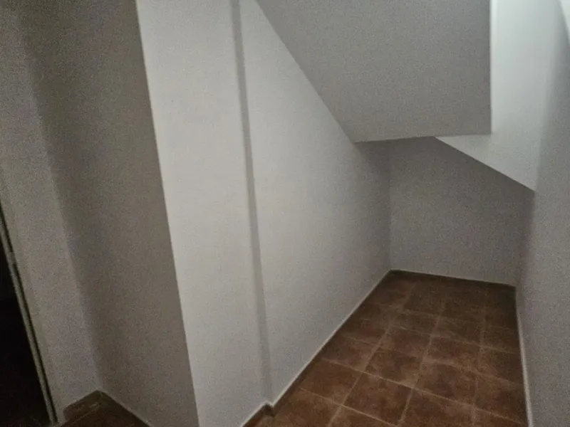 Discover this charming detached house in the exclusive Doña Julia residential complex, in the municipality of Casares, Málaga. A property that combines comfort, spaciousness, and a prime location, perfect for those seeking tranquility and quality of life.