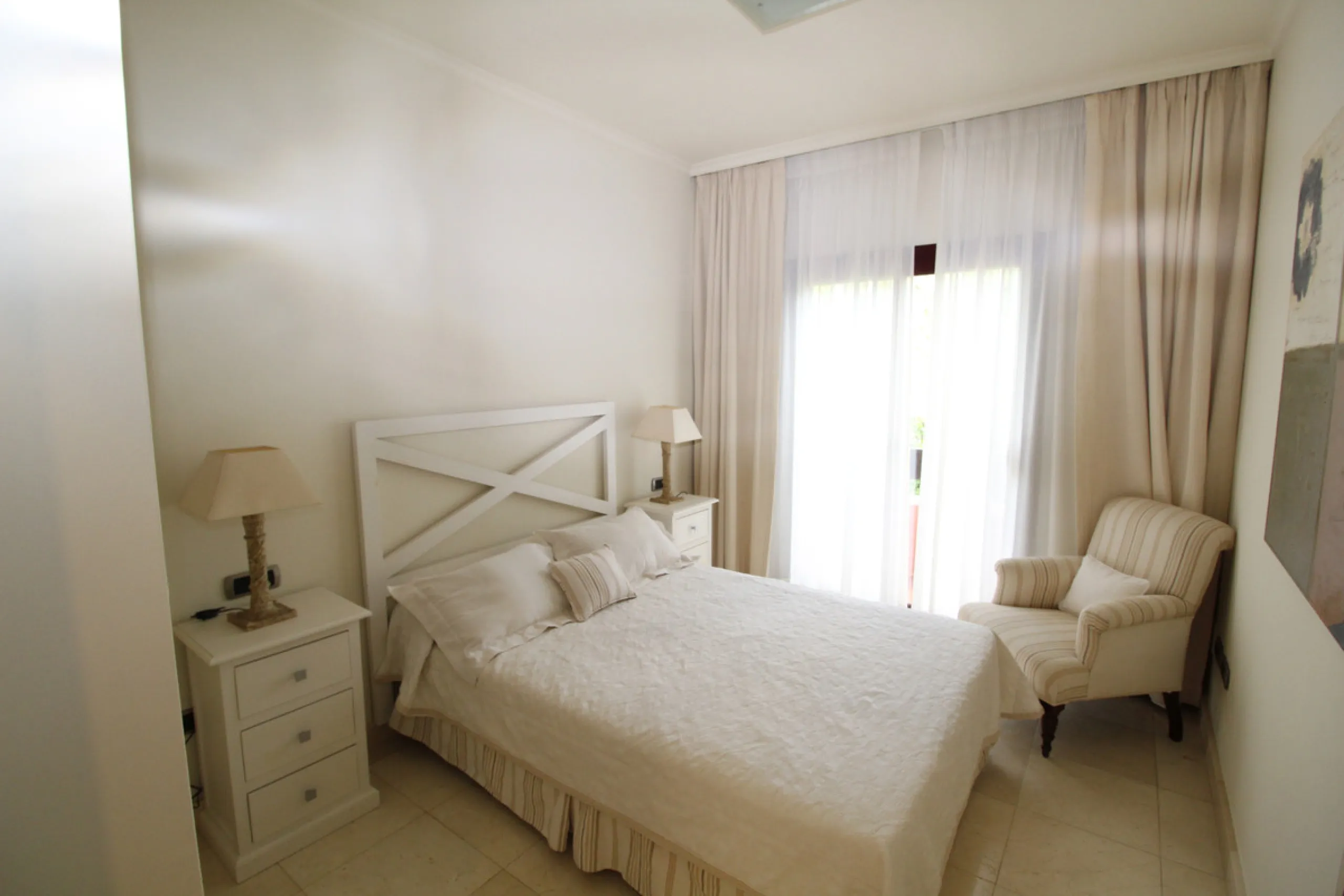House - Semi-Detached House в продаже в Marbella, Málaga. В доме 3 спален и 3 ванных комнат. Площадь дома 431 м². Площадь участка 100 м²