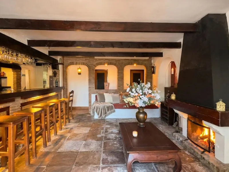Restaurant and Apartment for Sale – An Exceptional Investment Opportunity on the Costa del Sol