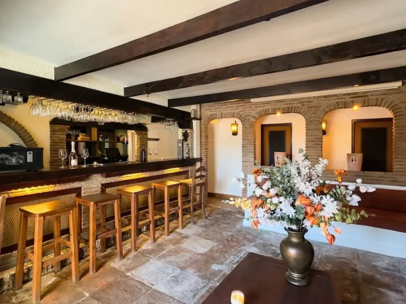 Restaurant and Apartment for Sale – An Exceptional Investment Opportunity on the Costa del Sol