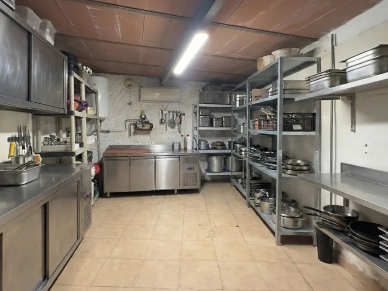 Restaurant and Apartment for Sale – An Exceptional Investment Opportunity on the Costa del Sol
