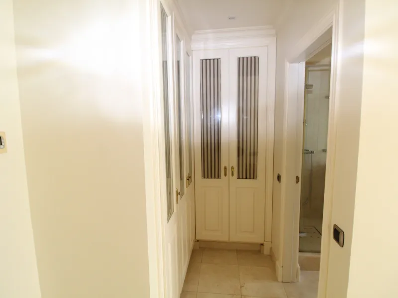 House - Semi-Detached House в продаже в Marbella, Málaga. В доме 3 спален и 3 ванных комнат. Площадь дома 431 м². Площадь участка 100 м²