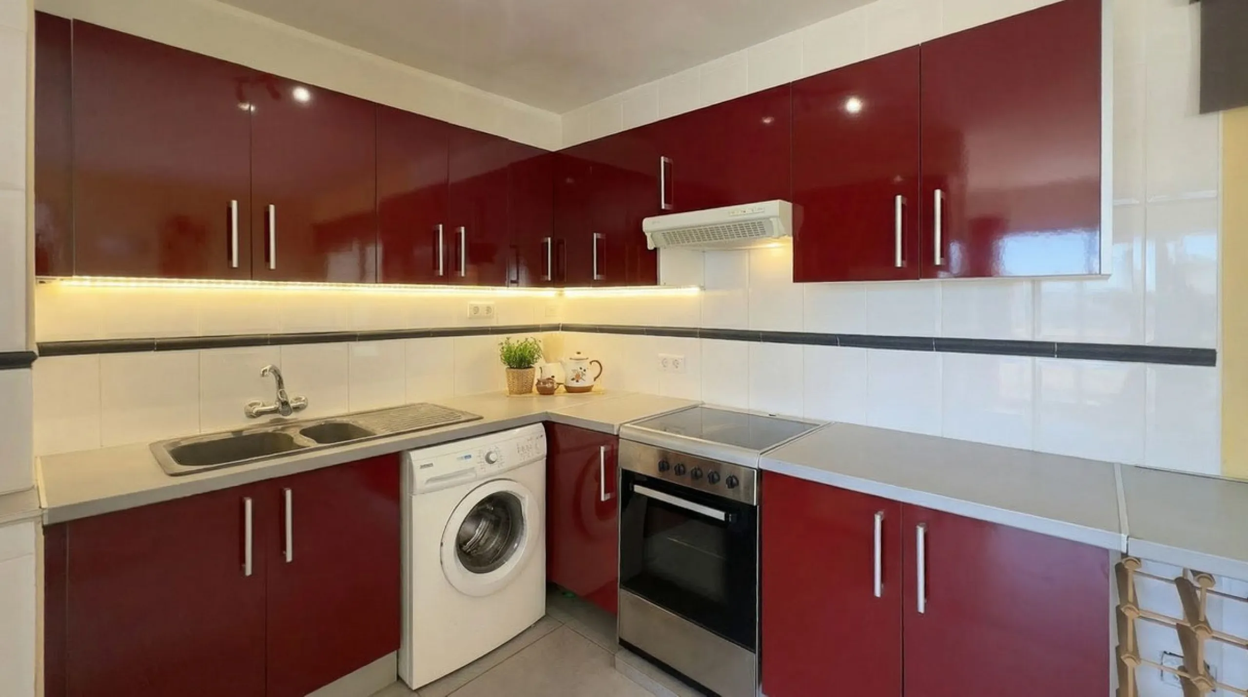 Restaurant and Apartment for Sale – An Exceptional Investment Opportunity on the Costa del Sol