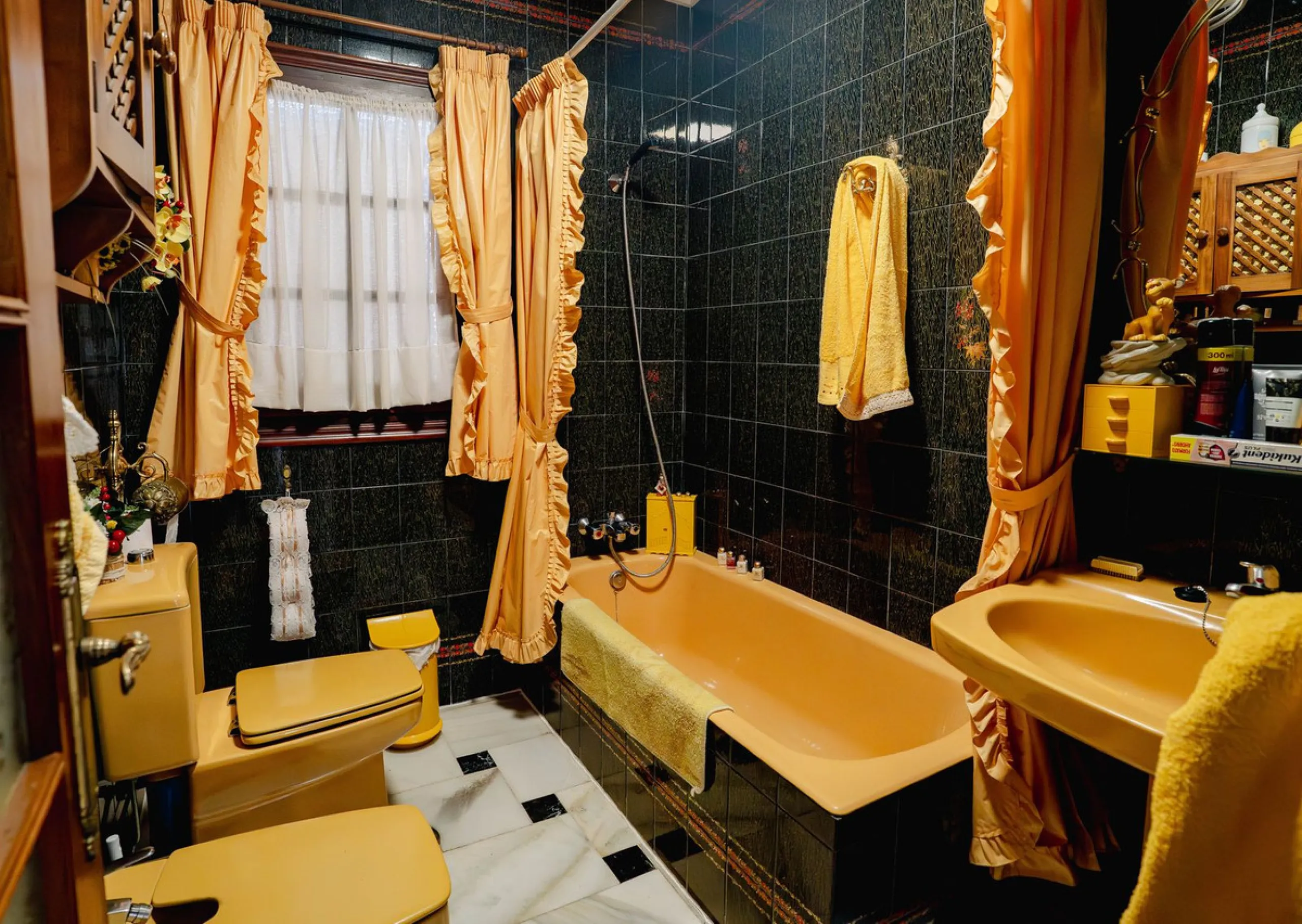 House - Detached Villa в продаже в Fuengirola, Málaga. В доме 5 спален и 2 ванных комнат. Площадь дома 415 м². Площадь участка 1089 м²