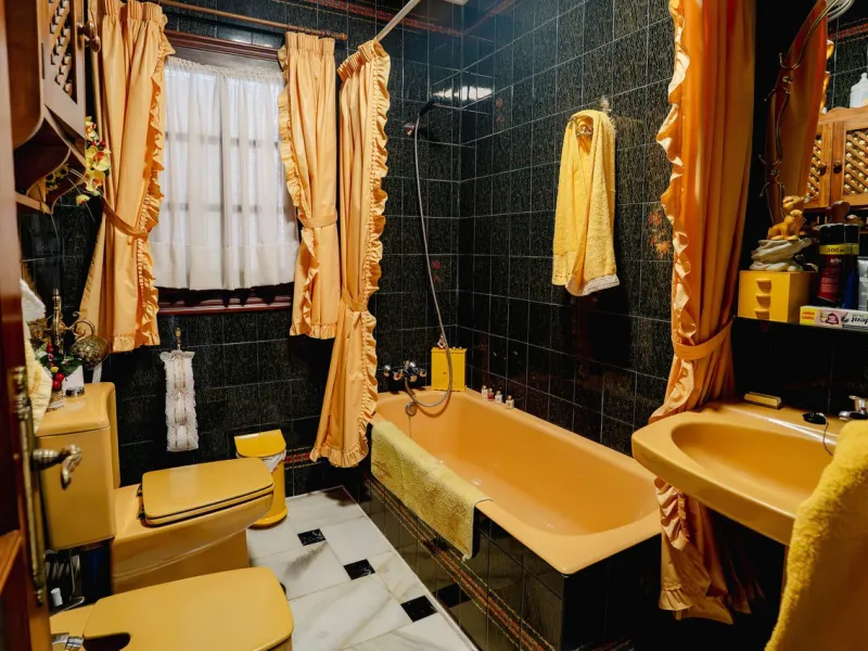 House - Detached Villa в продаже в Fuengirola, Málaga. В доме 5 спален и 2 ванных комнат. Площадь дома 415 м². Площадь участка 1089 м²