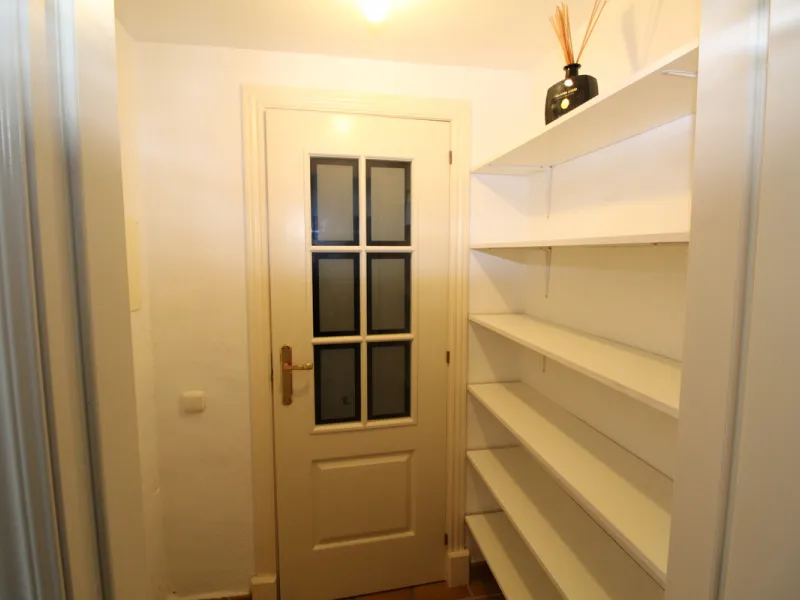 House - Semi-Detached House в продаже в Marbella, Málaga. В доме 3 спален и 3 ванных комнат. Площадь дома 431 м². Площадь участка 100 м²