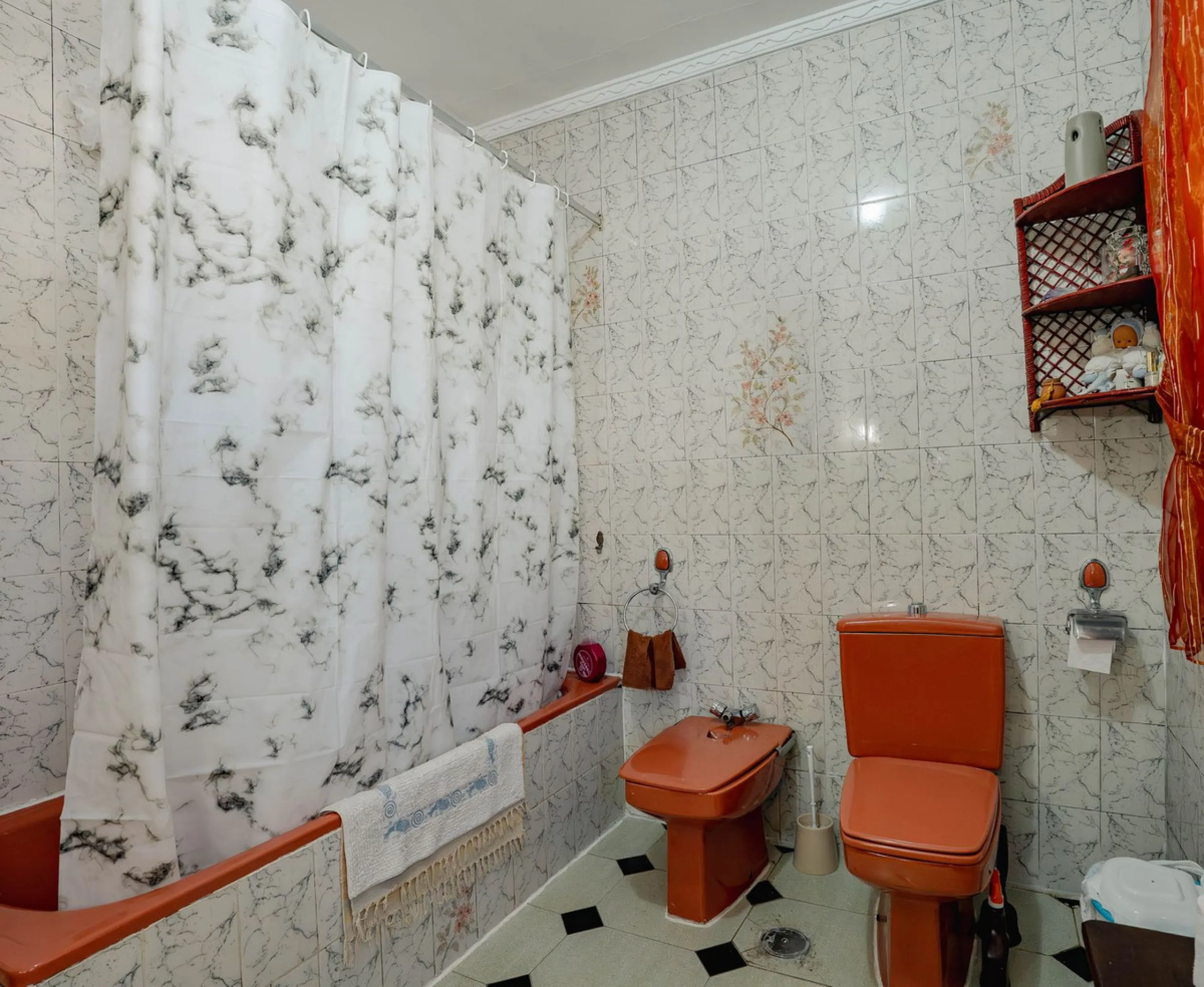 House - Detached Villa в продаже в Fuengirola, Málaga. В доме 5 спален и 2 ванных комнат. Площадь дома 415 м². Площадь участка 1089 м²