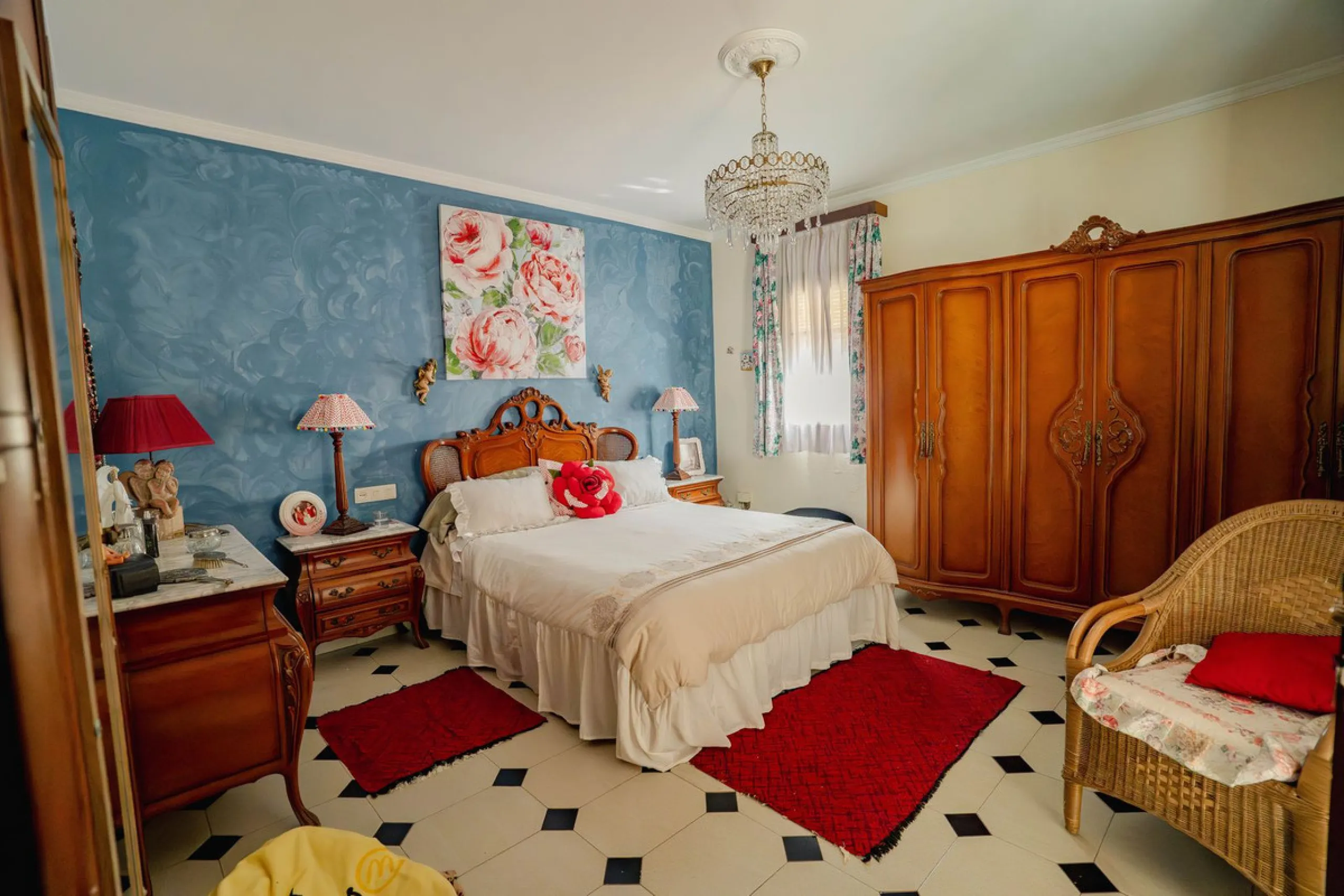House - Detached Villa в продаже в Fuengirola, Málaga. В доме 5 спален и 2 ванных комнат. Площадь дома 415 м². Площадь участка 1089 м²