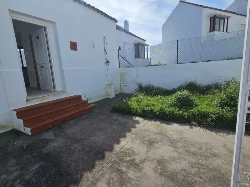 House - Townhouse в продаже в Casares, Málaga. В доме 3 спален и 2 ванных комнат. Площадь дома 237 м²
