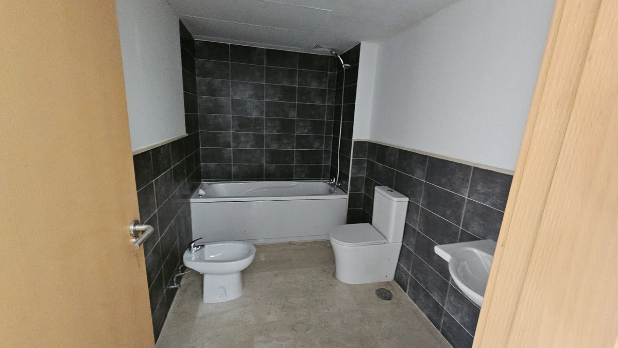House - Townhouse в продаже в Casares, Málaga. В доме 3 спален и 2 ванных комнат. Площадь дома 237 м²