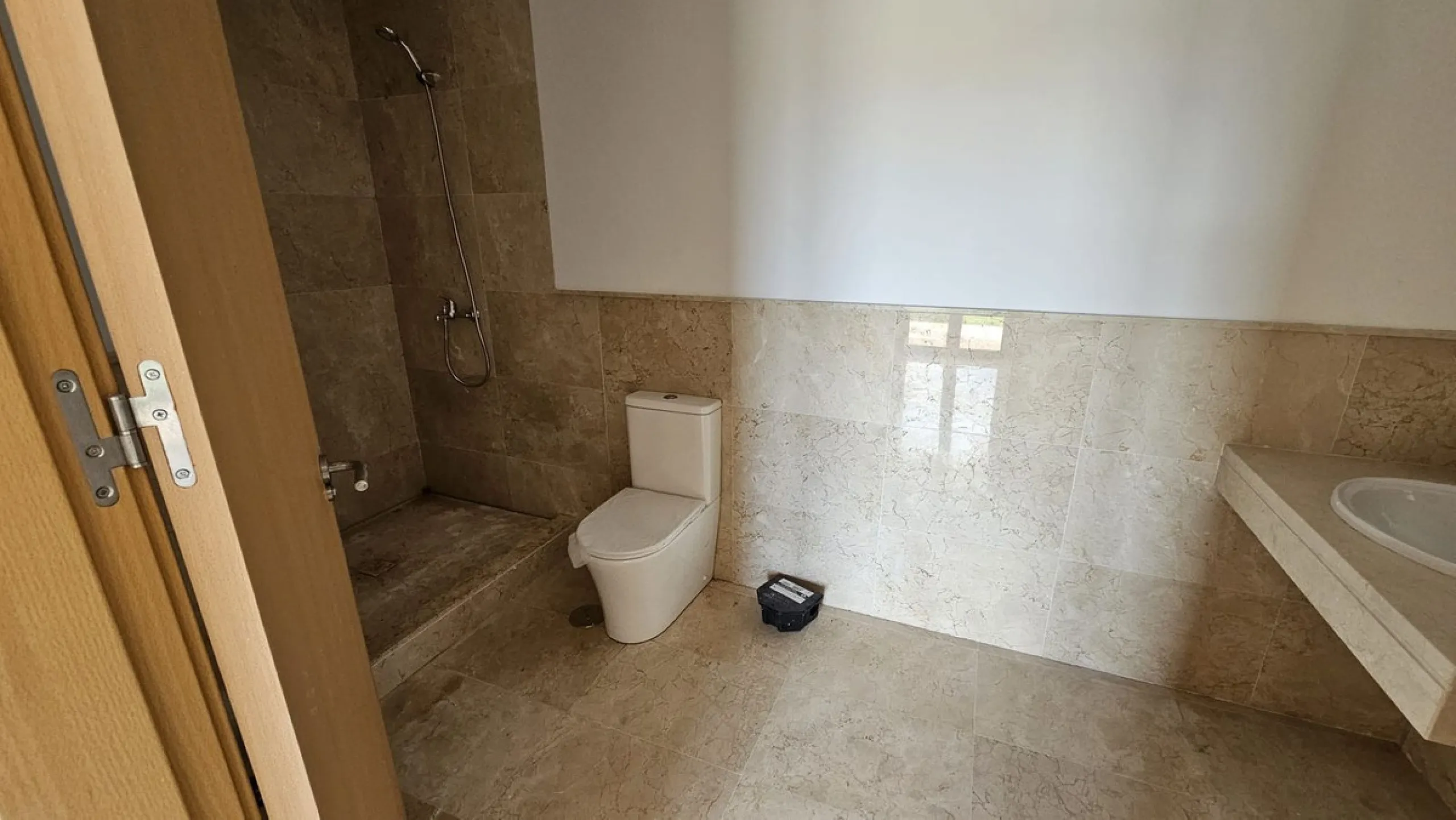 House - Townhouse в продаже в Casares, Málaga. В доме 3 спален и 2 ванных комнат. Площадь дома 237 м²