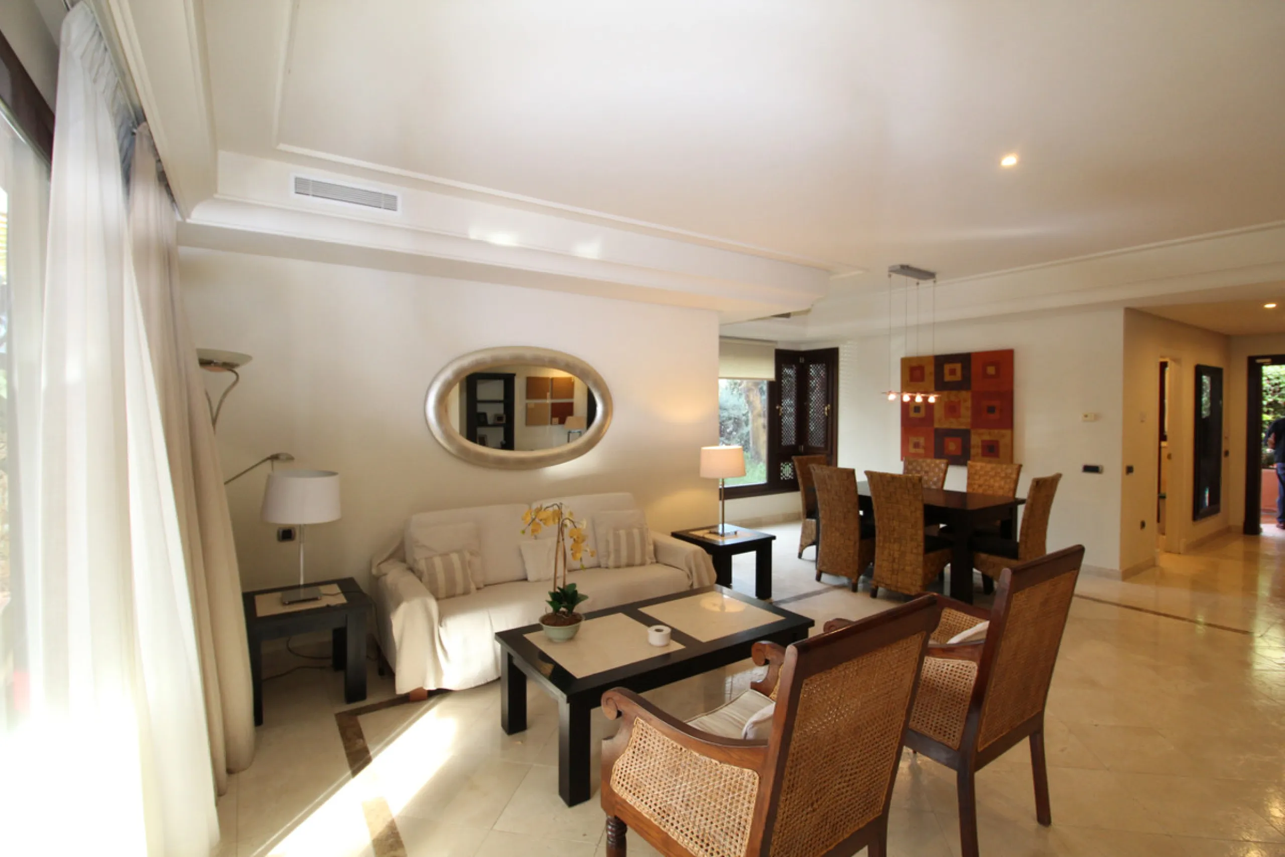 House - Semi-Detached House в продаже в Marbella, Málaga. В доме 3 спален и 3 ванных комнат. Площадь дома 431 м². Площадь участка 100 м²