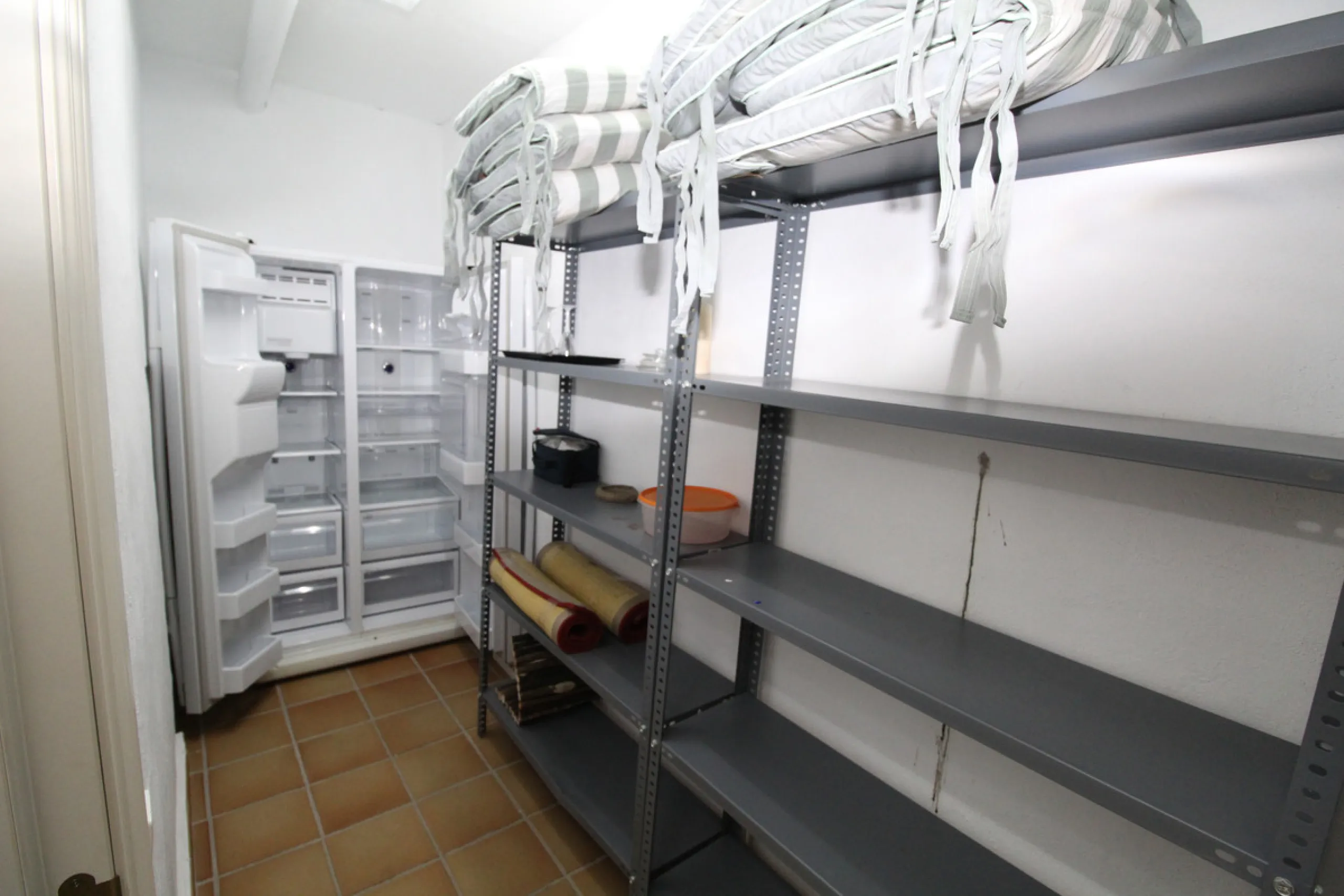 House - Semi-Detached House в продаже в Marbella, Málaga. В доме 3 спален и 3 ванных комнат. Площадь дома 431 м². Площадь участка 100 м²