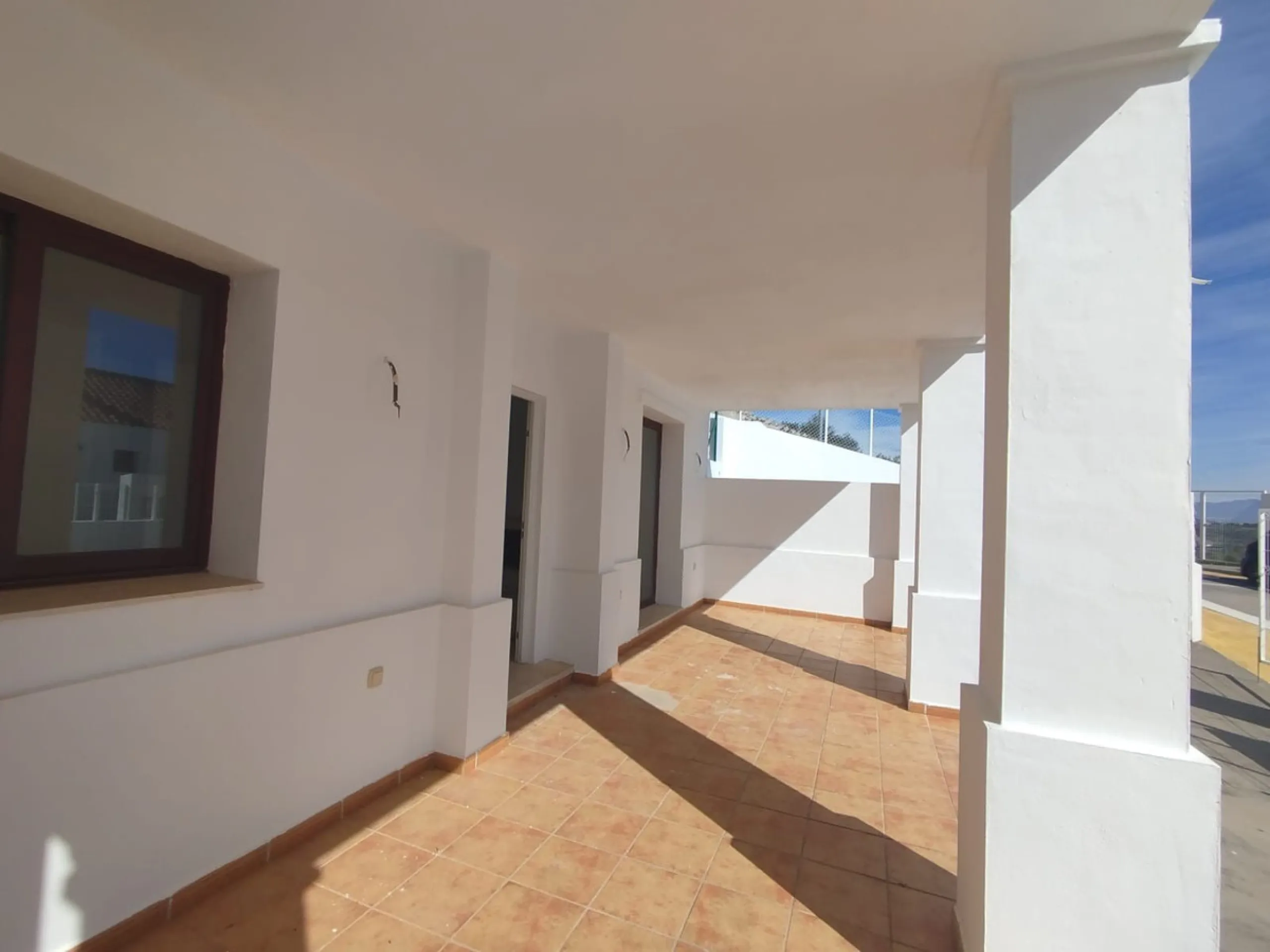 House - Townhouse в продаже в Casares, Málaga. В доме 3 спален и 3 ванных комнат. Площадь дома 266 м²