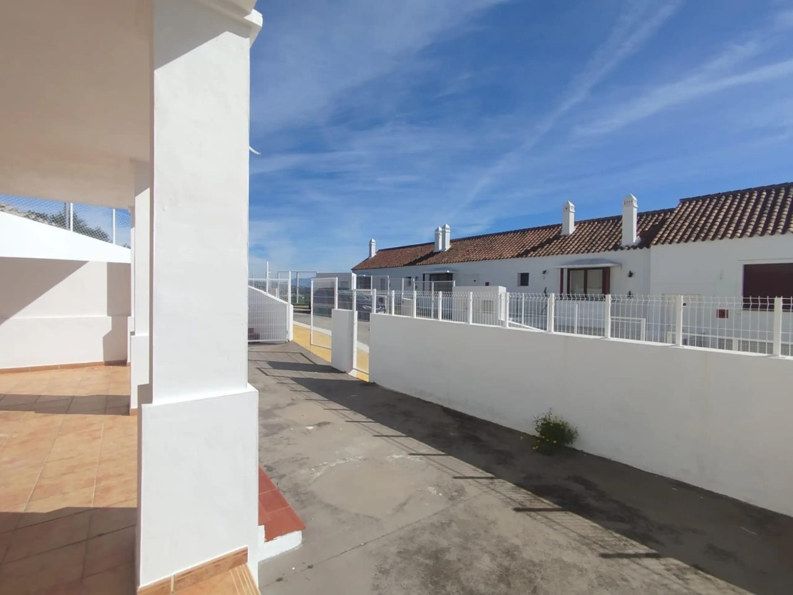House - Townhouse в продаже в Casares, Málaga. В доме 3 спален и 3 ванных комнат. Площадь дома 266 м²