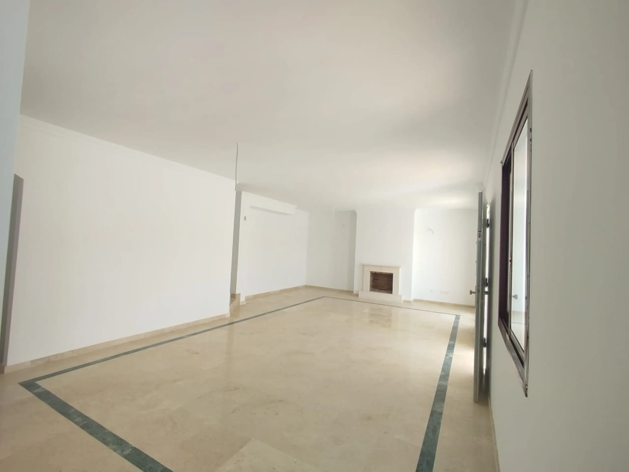 House - Townhouse в продаже в Casares, Málaga. В доме 3 спален и 3 ванных комнат. Площадь дома 266 м²