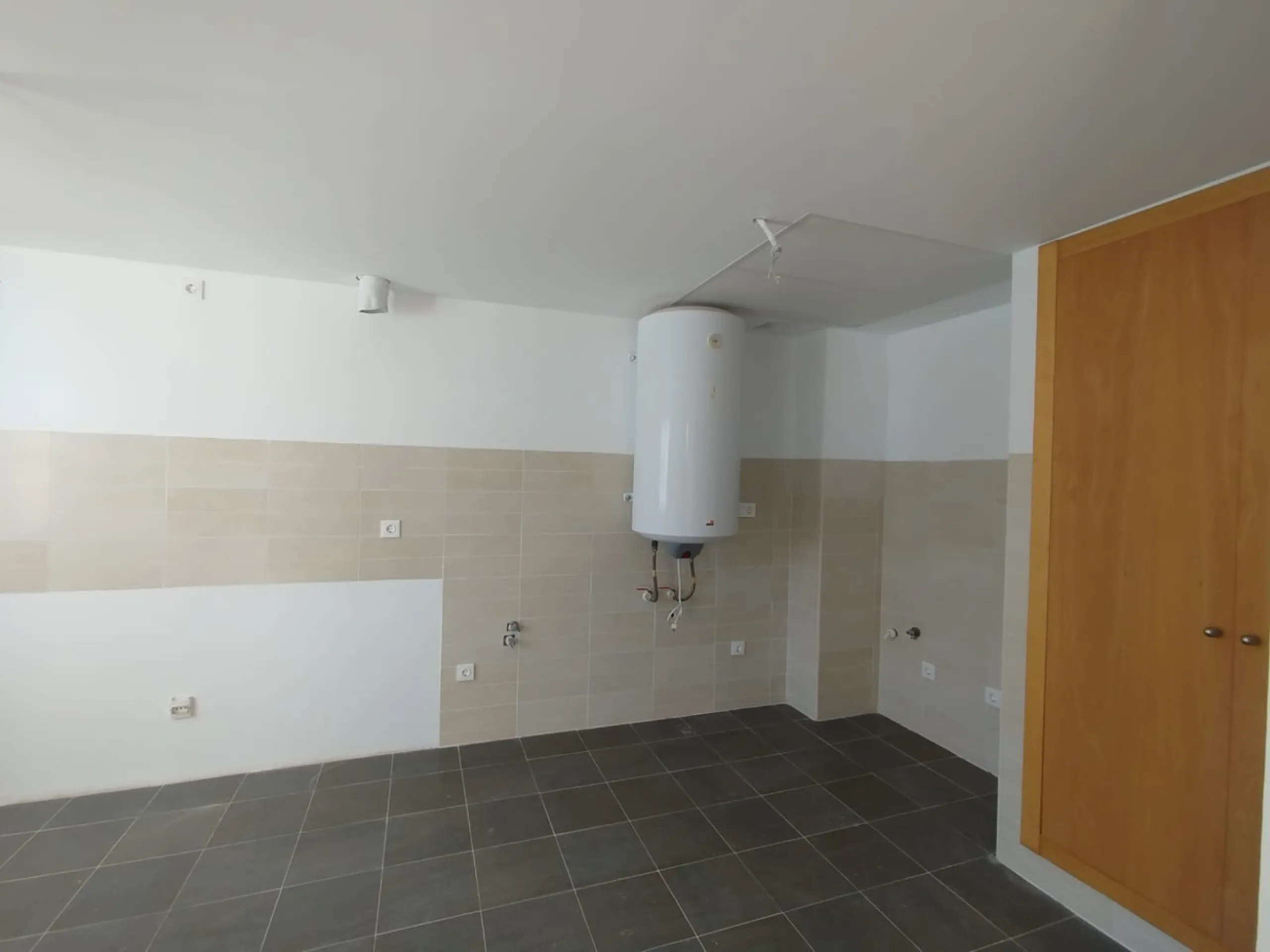 House - Townhouse в продаже в Casares, Málaga. В доме 3 спален и 3 ванных комнат. Площадь дома 266 м²