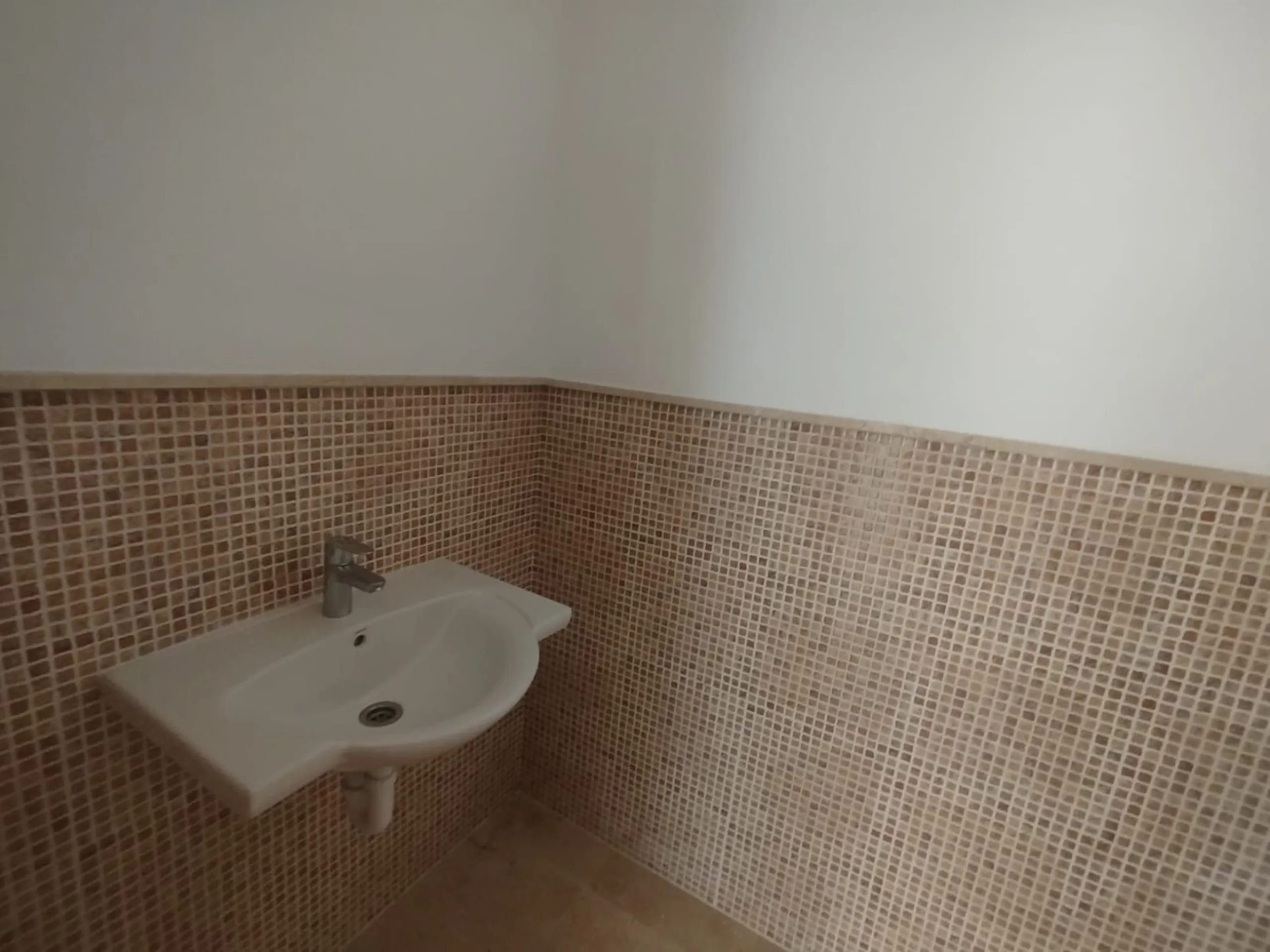 House - Townhouse в продаже в Casares, Málaga. В доме 3 спален и 3 ванных комнат. Площадь дома 266 м²